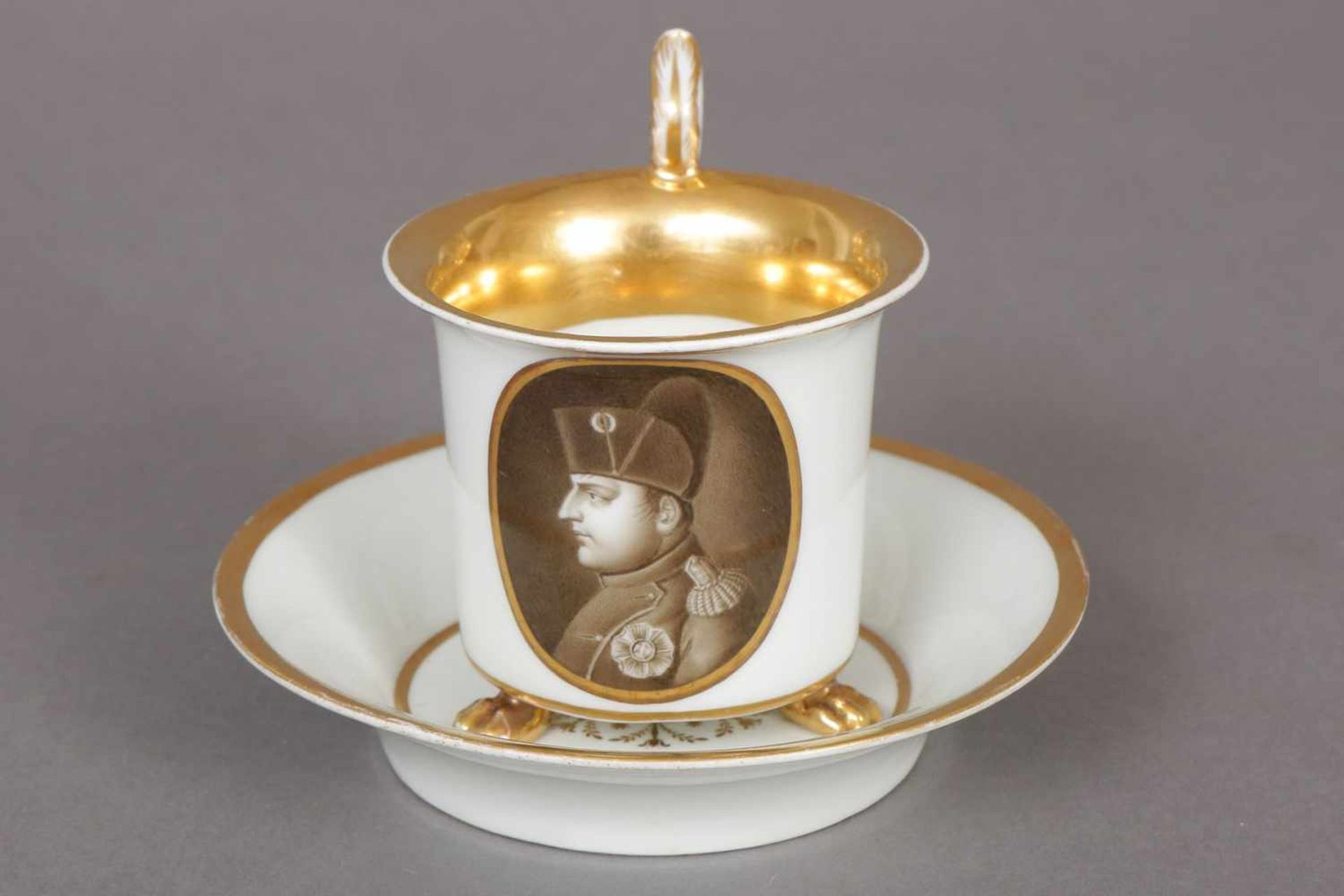 MEISSEN Napoleon-Tasse mit Untertasse1. Hälfte 19. Jhdt., Empire-Form auf 3 Tierklauen, ovale