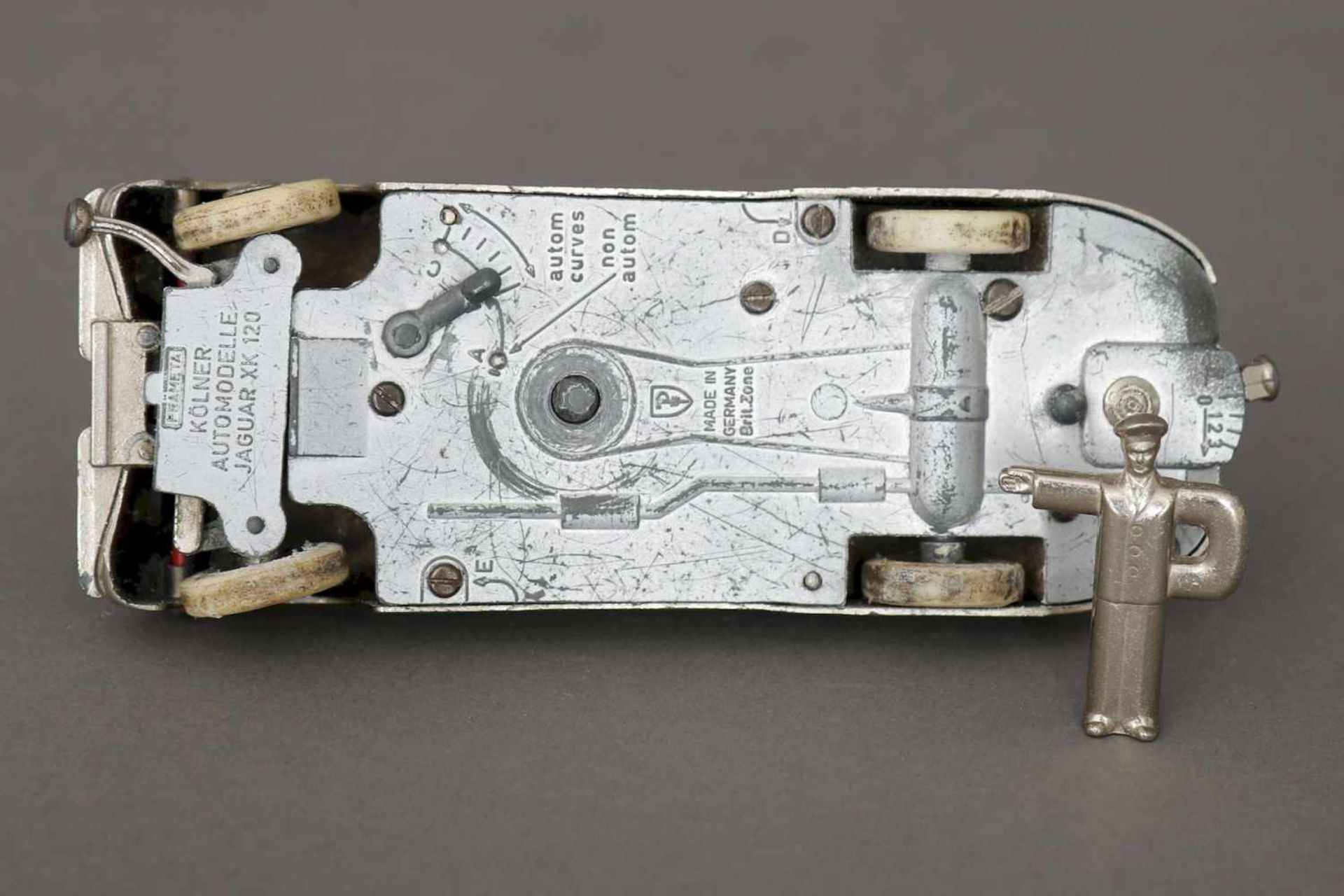 PRÄMETA Spielzeug/Modellauto ¨Jaguar XK 120¨verzinkte Metallkarosse, Federaufzug, L ca. 12cm, dazu 1 - Image 2 of 2