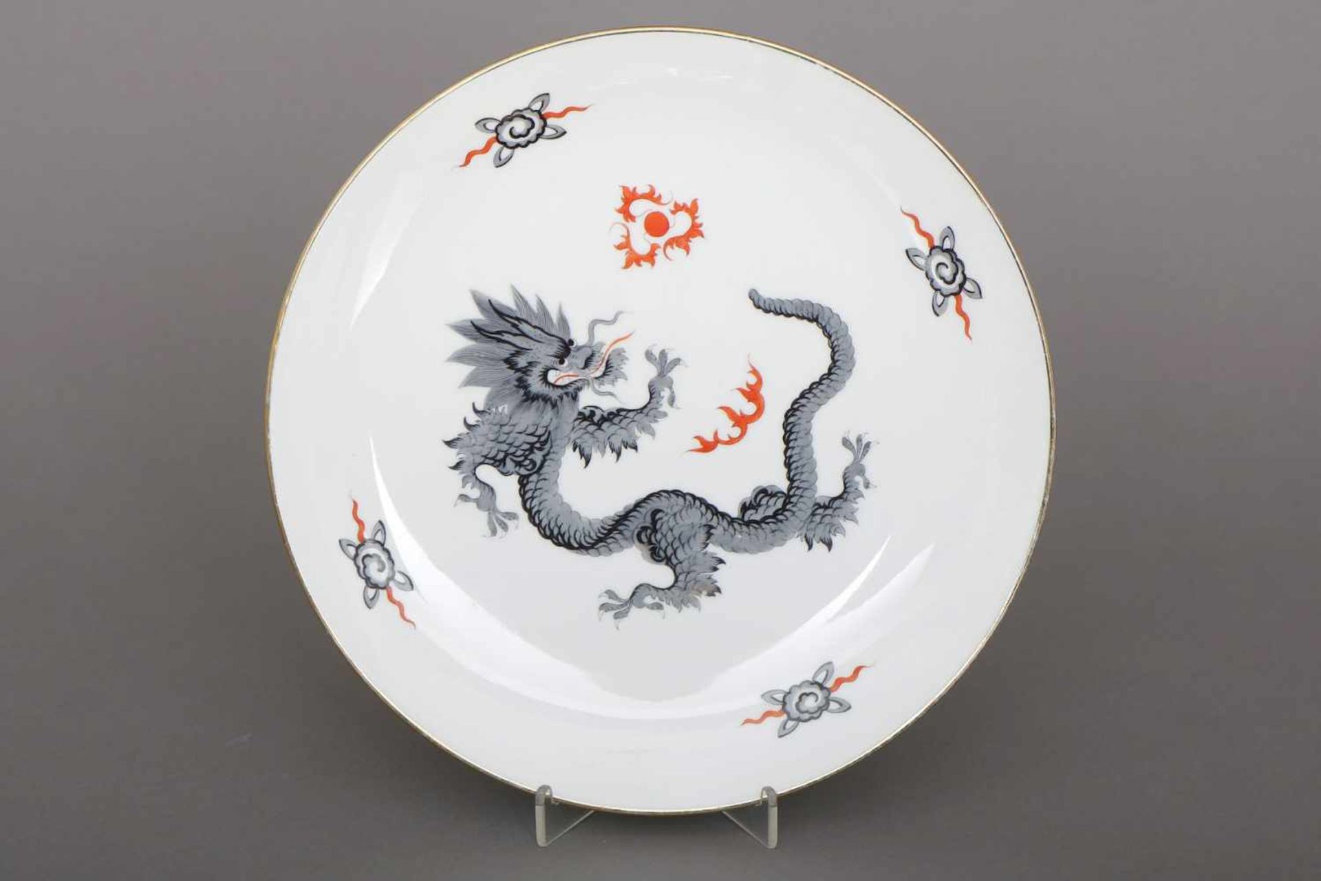 MEISSEN TellerDekor ¨Grauer Mingdrache¨, Goldrand, D 25cm, Goldrand leicht berieben