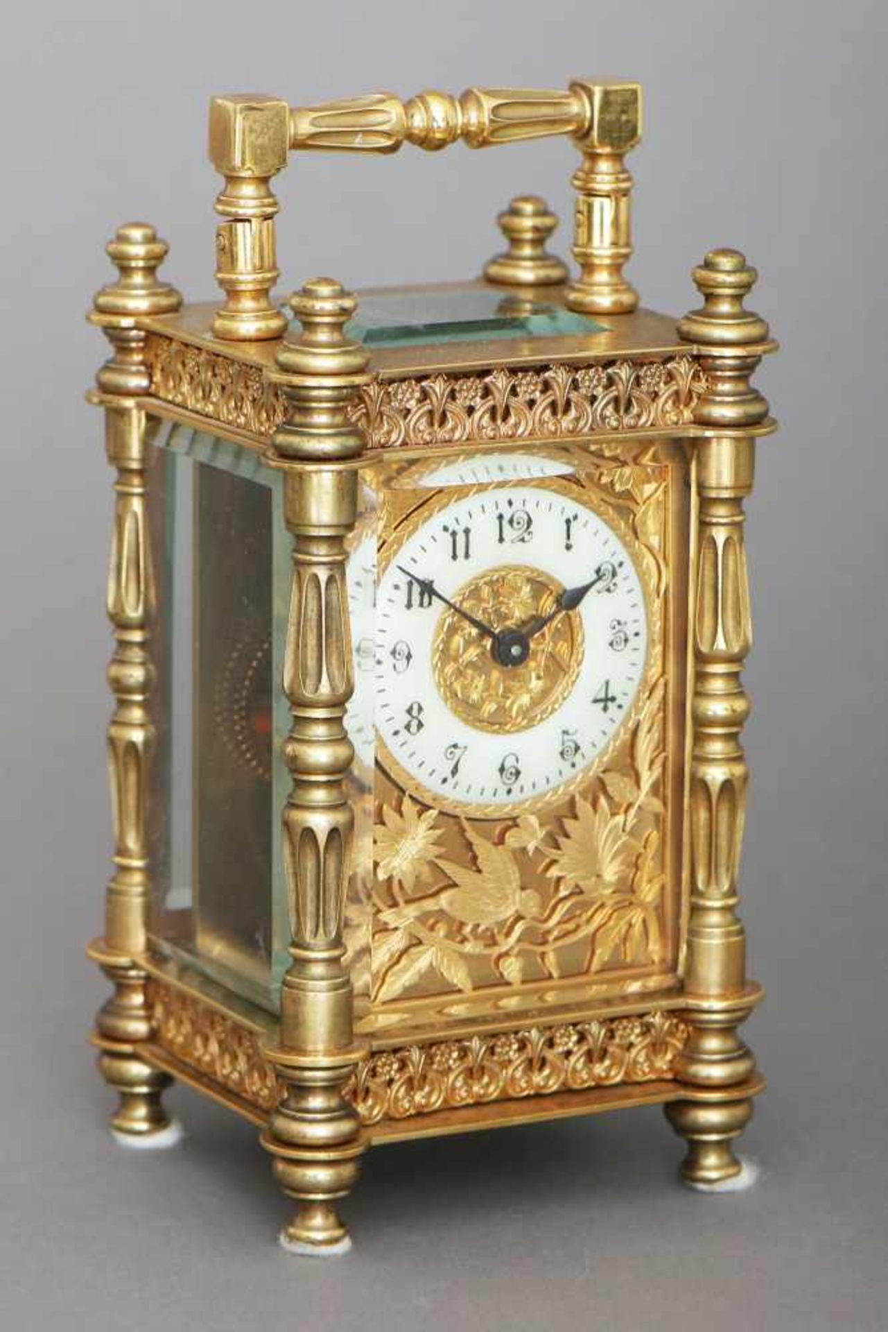 Stutzuhr (sogenannte ¨Bracket clock¨)Messing, vergoldet, wohl Frankreich, 20. Jhdt., eckiges