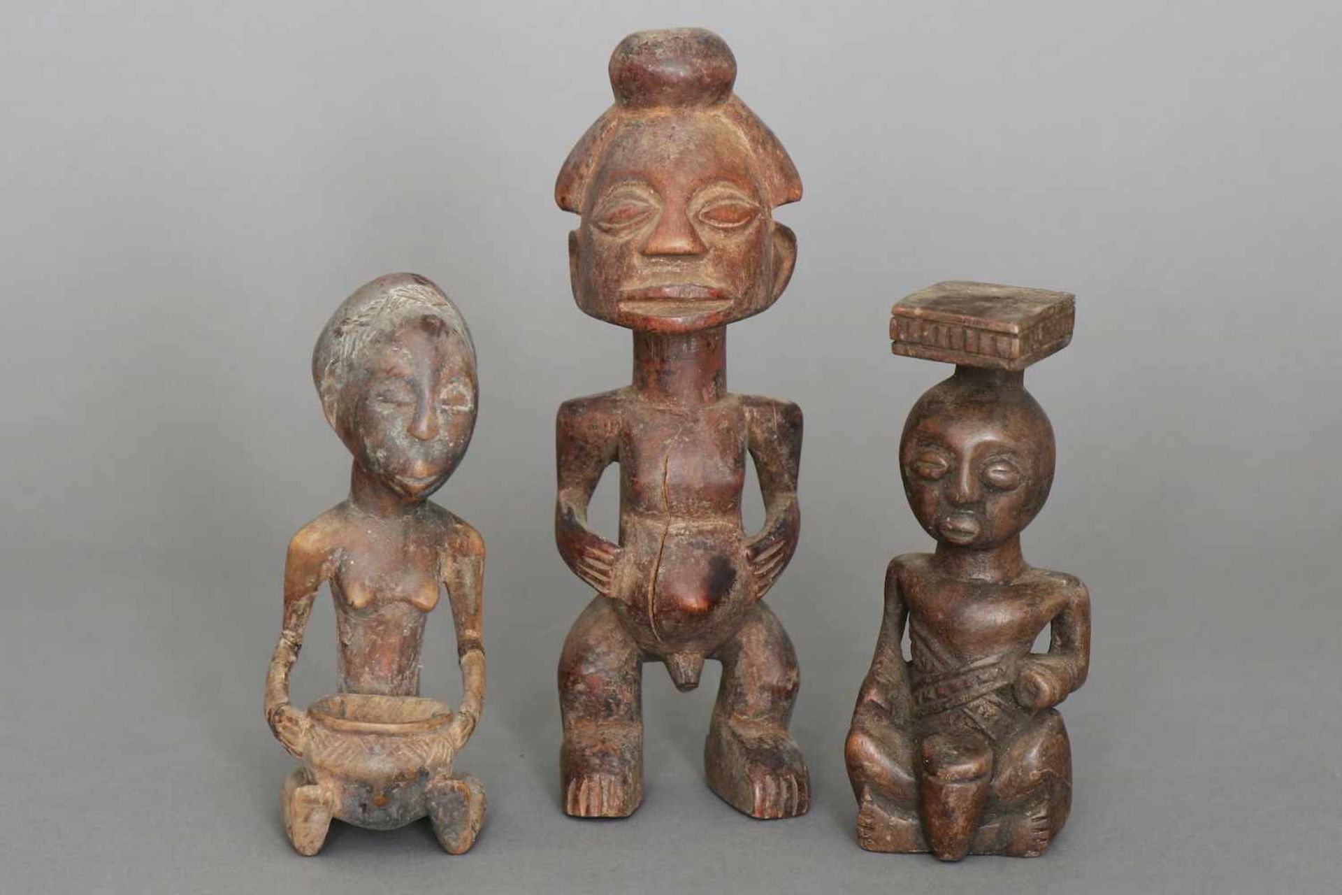 3 afrikanische Ritualfigurendiverse, Holz, geschnitzt, wohl Kongo, H ca. 13-19cm, aus Sammlung