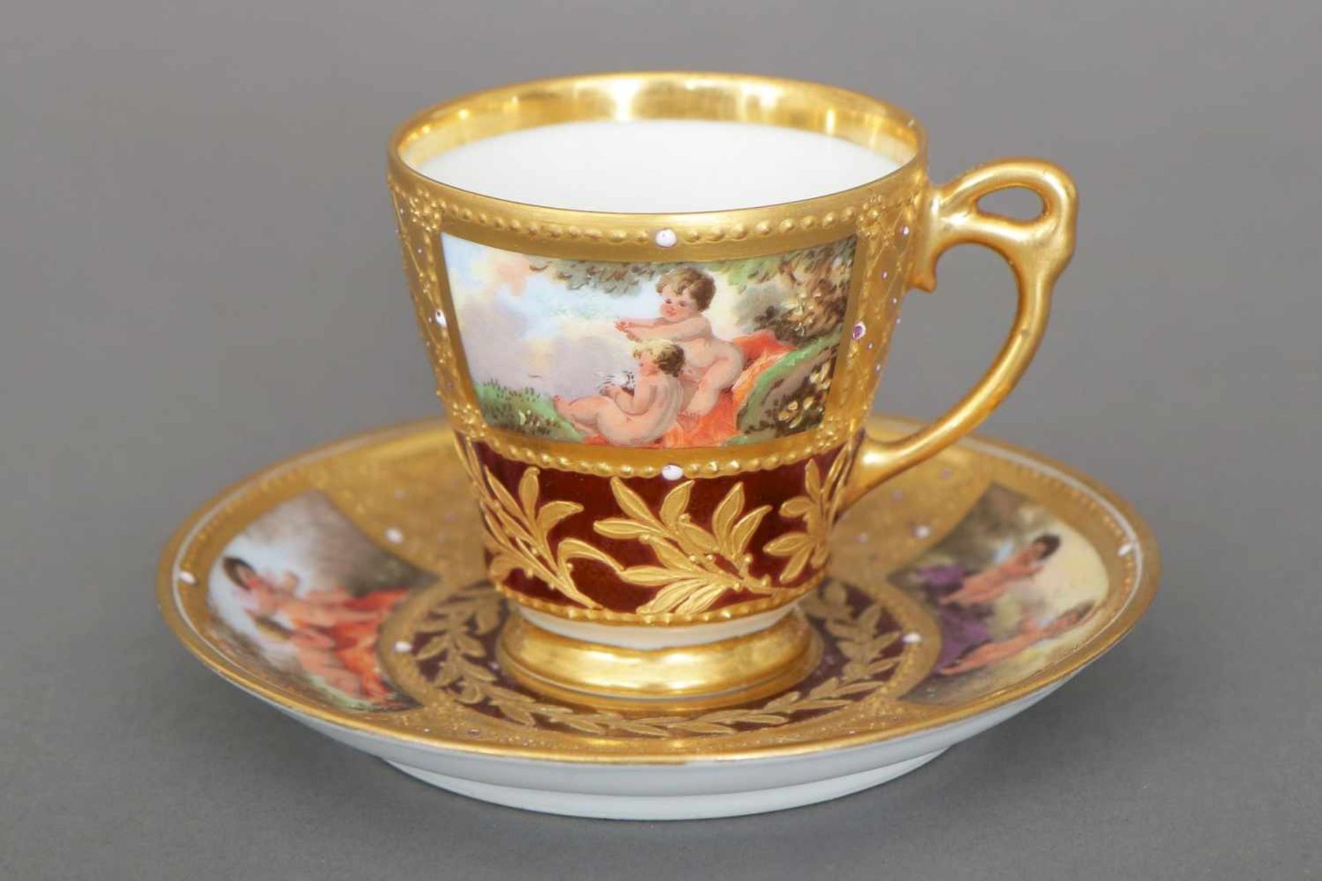 RICHARD KLEMM (Dresden) Ziertasse mit UntertassePorzellan, leicht konische Tasse mit seitlichem