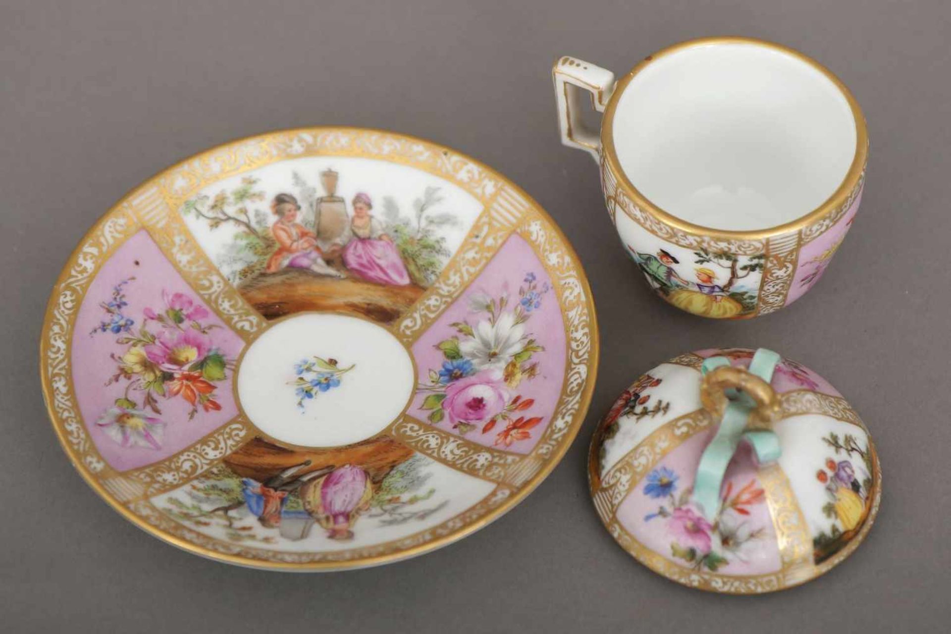 VOLKSTEDT (Thüringen) Deckeltasse auf UntertassePorzellan, Entwurf Christian Nonne, 1787-1800, - Bild 2 aus 3