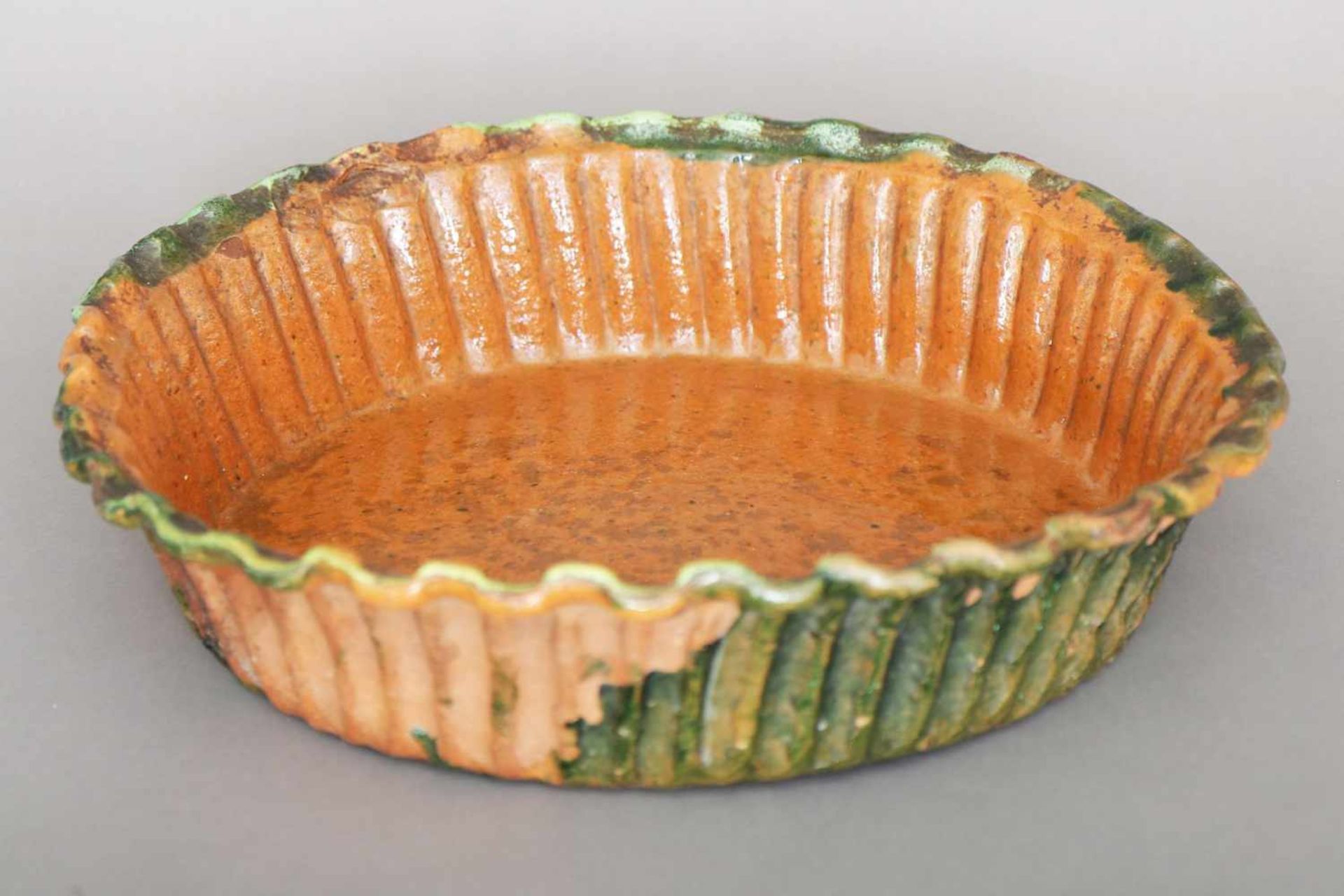Dänische Keramik-Schalebraun-grün glasiert, 19. Jhdt., runde Form mit welligem Rand, D 35cm - Bild 2 aus 2