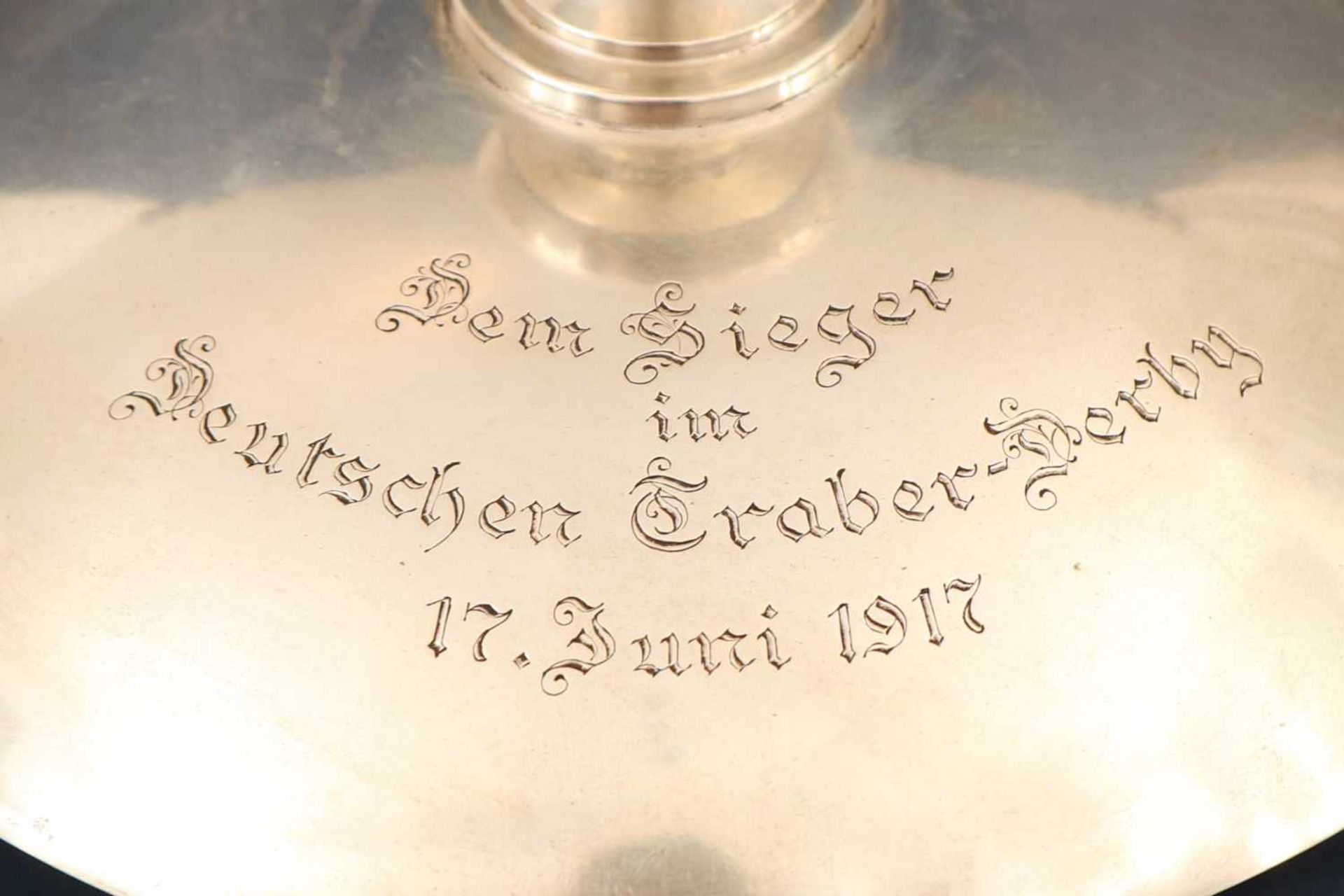 Großes BowlegefäßKristall und 800er Silber, um 1917, Preis für den Sieger im Traber-Derby 1917, - Bild 2 aus 2