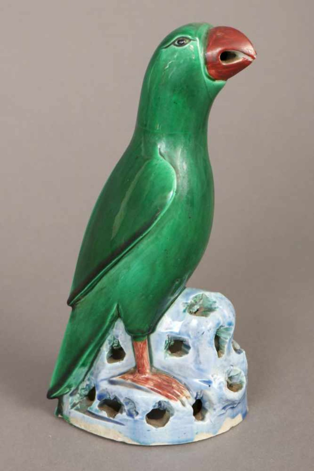 Chinesische Porzellanfigur im Stile der Ming Dynastie ¨Grüner Vogel¨blau, grün und braun glasiert,