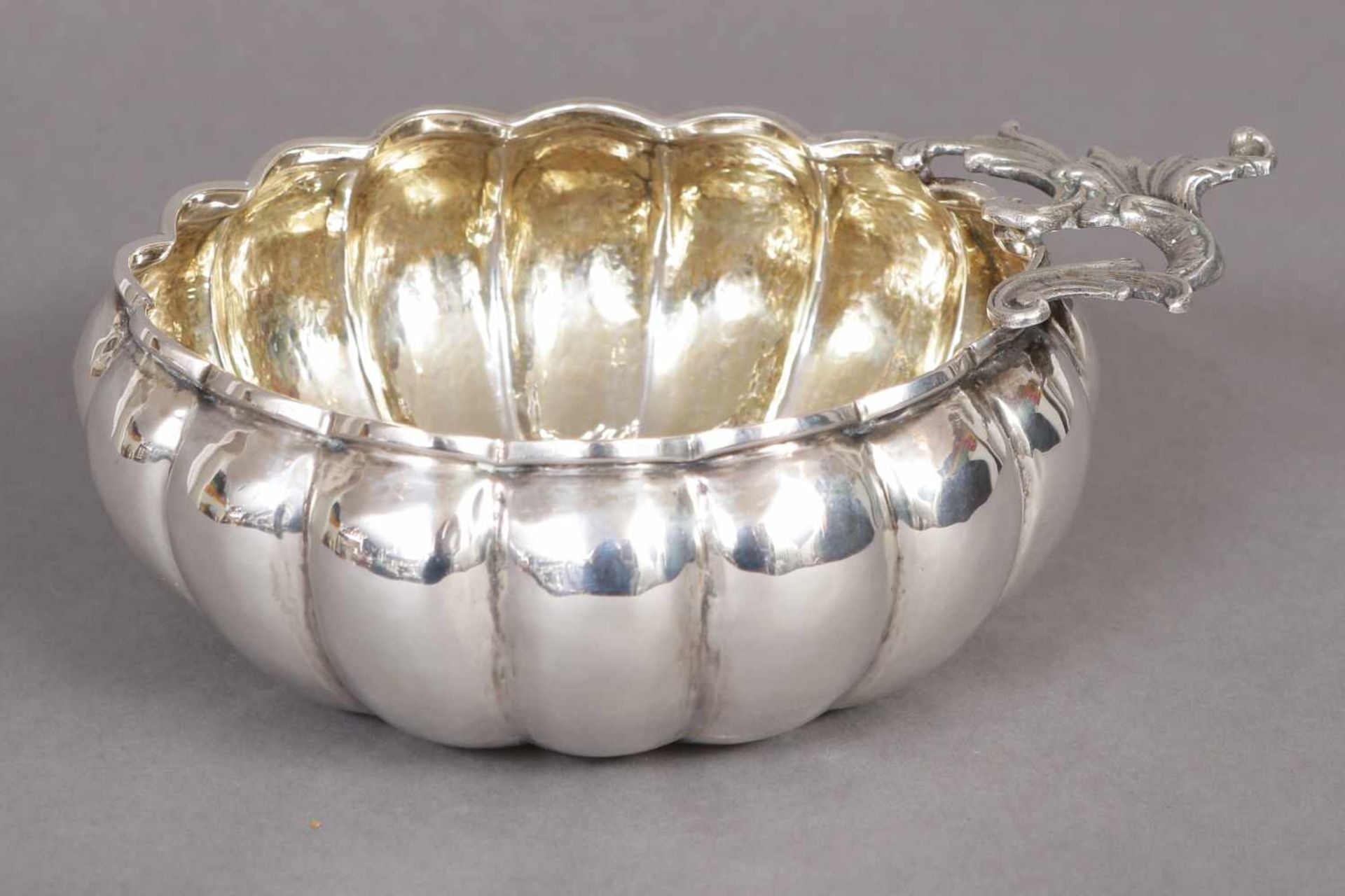 Silber-Schale900er Silber, wohl Italien, 20. Jhdt., runde, godronierte Form mit rocaillierter