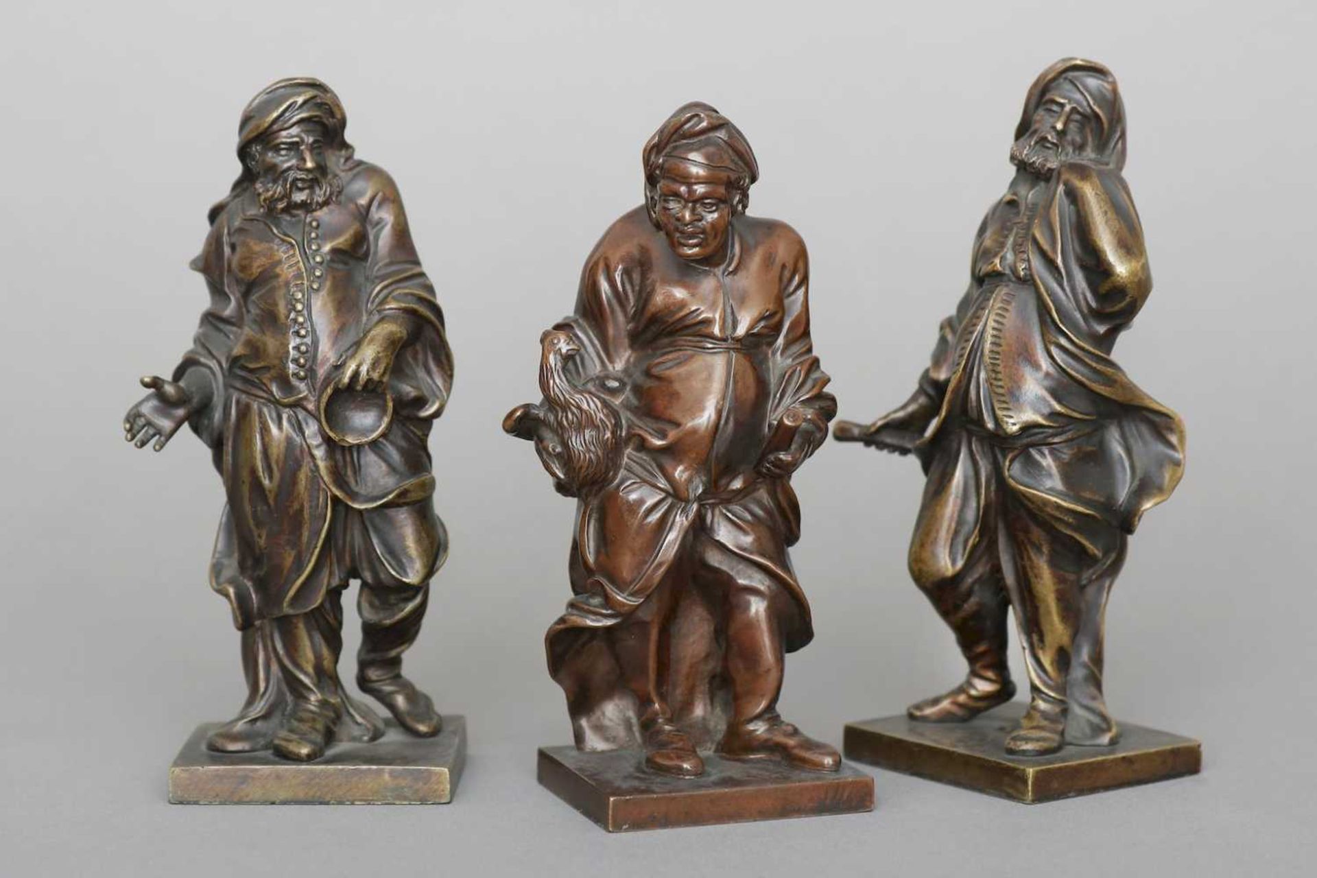 PIERRE LEGROS (1629 Chartres - 1714 Paris) Figurengruppe ¨3 Philosophen¨ Bronze, überwiegend braun