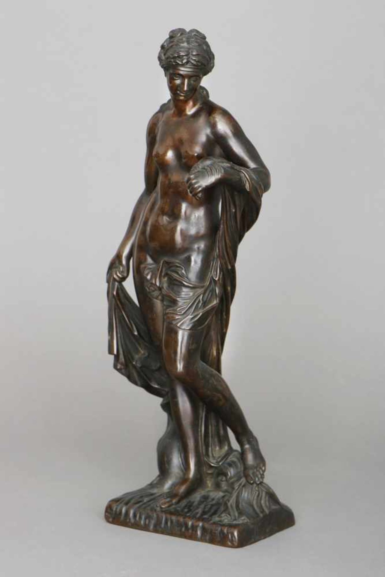 MICHEL ANGUIER (1612 Eu/Frankreich - 1686 Paris) Bronzefigur ¨Amphitrite¨dunkel patiniert, - Bild 2 aus 3