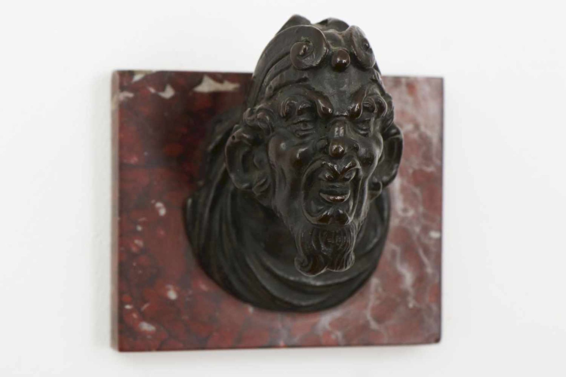 Bronzefigur/Türknauf ¨Satyrkopf¨dunkel patiniert, Venedig, spätes 16. Jhdt., nachträglich auf eckige