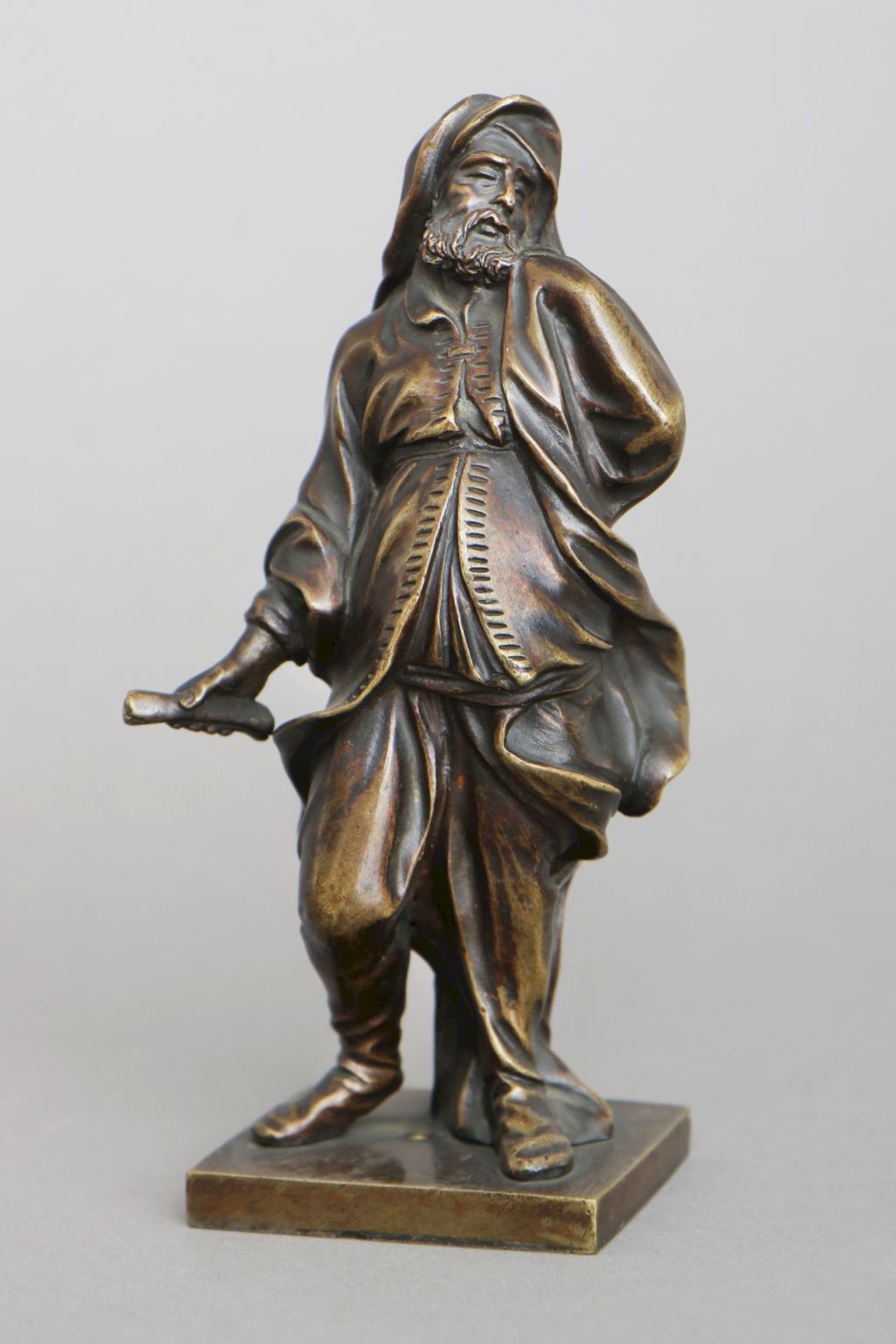 PIERRE LEGROS (1629 Chartres - 1714 Paris) Figurengruppe ¨3 Philosophen¨ Bronze, überwiegend braun - Bild 3 aus 7