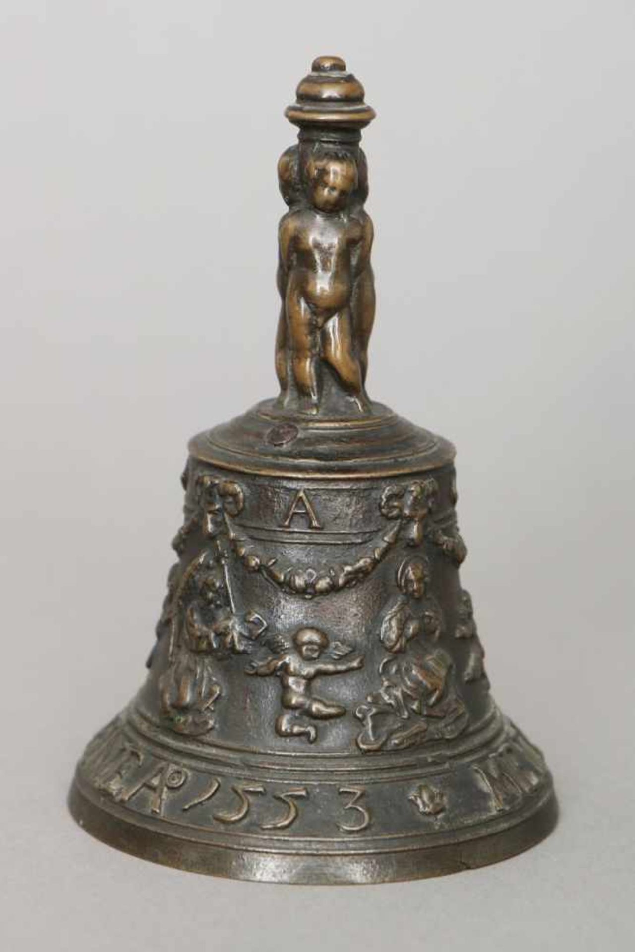 JOHANNES VAN DEN EYNDE (1515 Mecheln - 1556 ?) Tischglocke für den kirchlichen GebrauchBronze, - Bild 4 aus 5