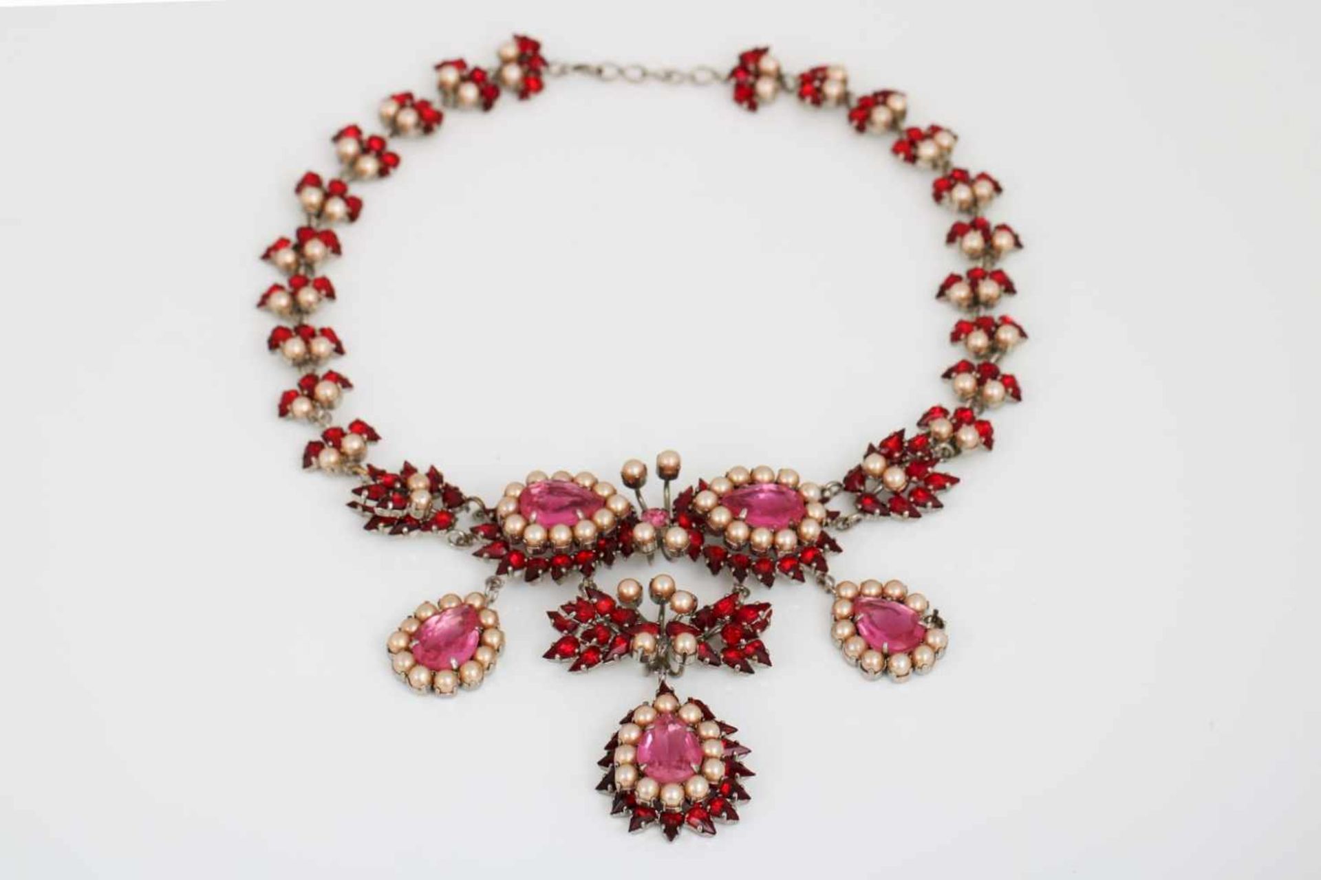 Collier MAX MÜLLER Kaufbeuren-NeugablonzModeschmuck, um 1960, silberfarbenes Metall, roter und