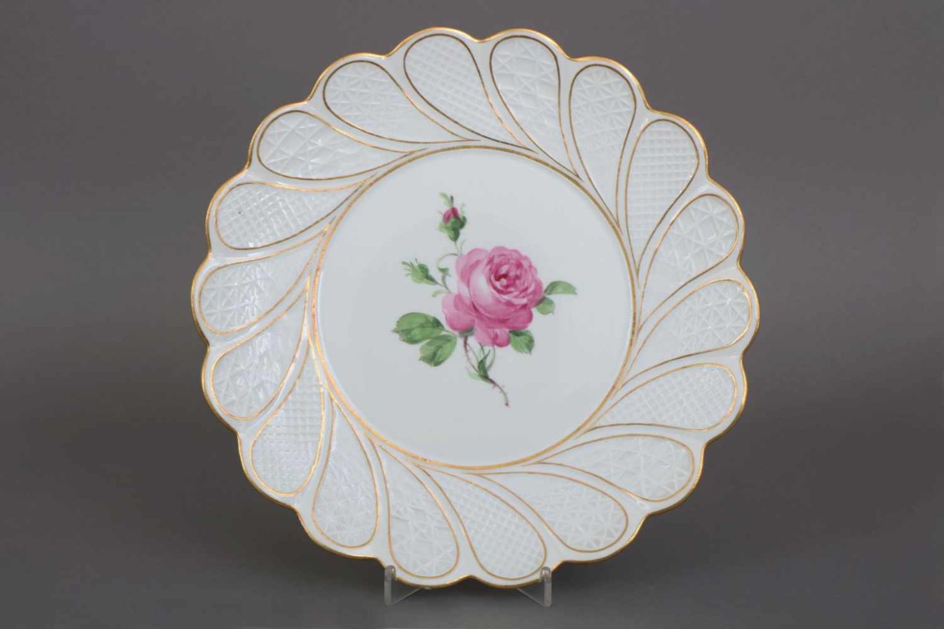 MEISSEN TellerKnaufzeit (um1900), Rosendekor, gewellter Rand mit Goldstaffage, gefächerte Fahne