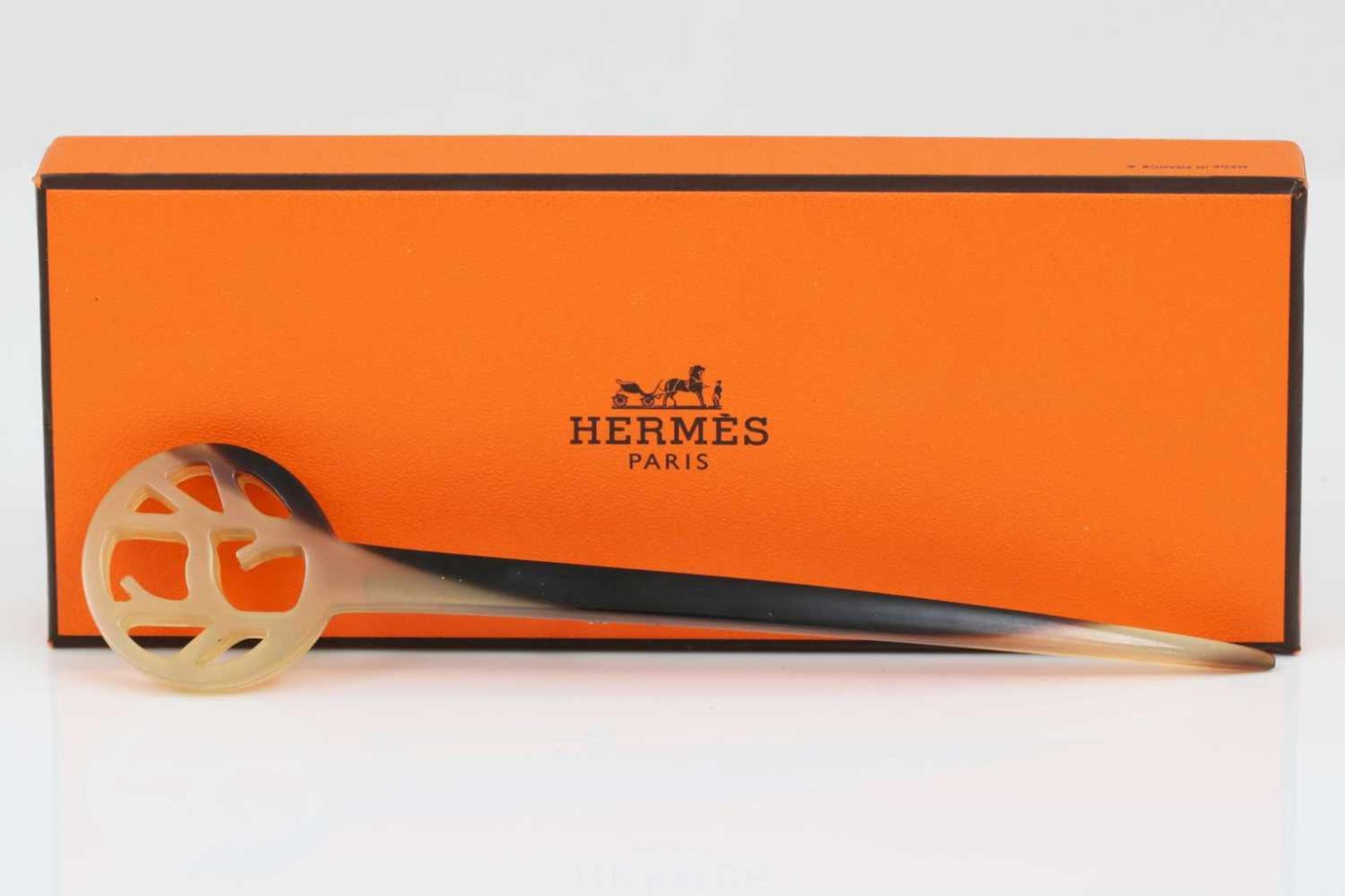HERMÈS BroscheHorn und 925er Silber, Stabform mit rundem Abschluß, L ca. 15cm, in Hermès-Box