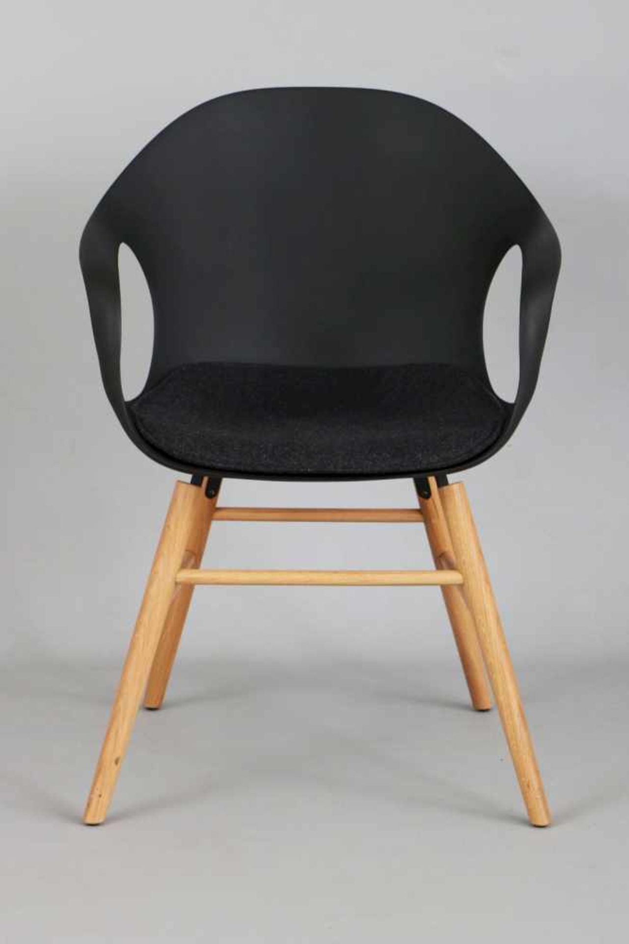 Kristalia ¨Elephant Chair¨Hersteller Neuland, Paster & Geldmacher, Sitzschale Kunstsoff, schwarz, - Bild 2 aus 3