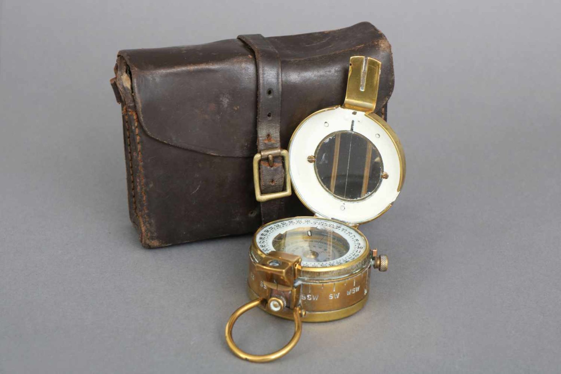 PeilkompassGlauser, Modell Mark 4 (¨Liquid Prismatic Compass¨), Seriennummer 2088, um 1920, rundes