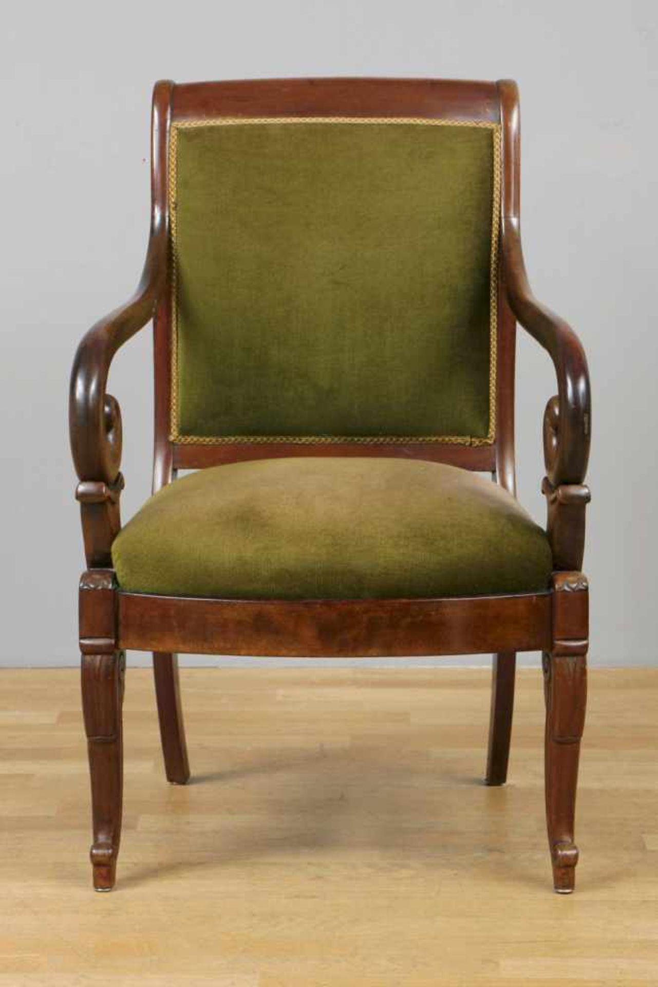 Biedermeier ArmlehnstuhlRahmen Mahagoni, wohl Dänemark, um 1840, gepolsterte Sitz- und
