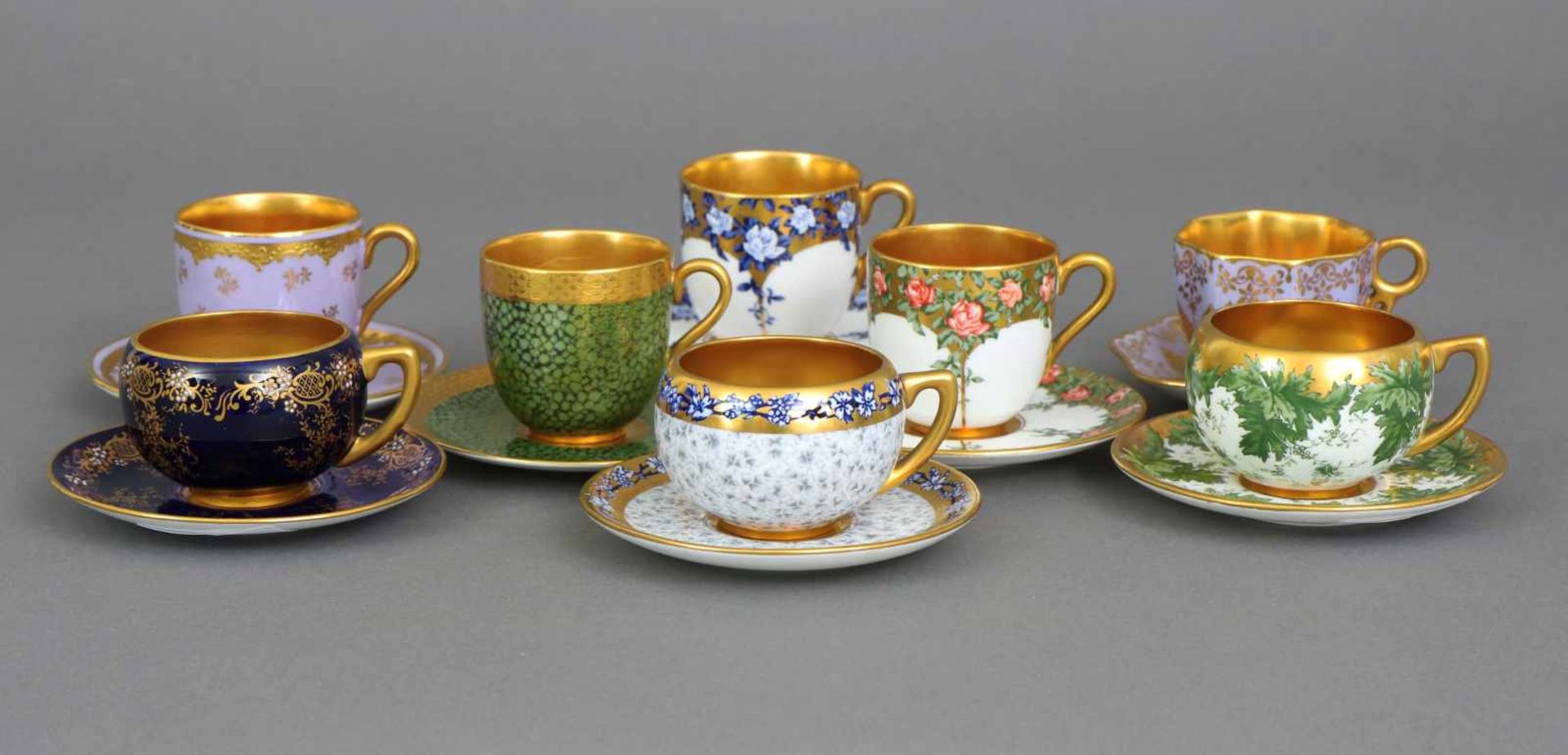 8 COALPORT Mokka-SammeltassenEngland, um 1900, diverse Formen und Dekore (Floraldekore, Rankenmuster