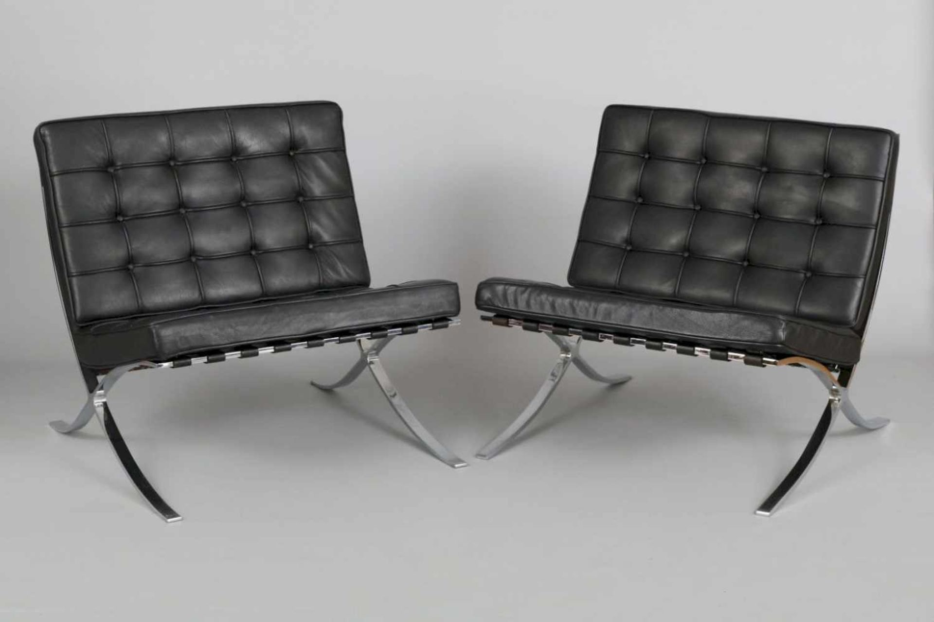 2 ¨Barcelona¨ Chairs, KnollEntwurf Mies van der Rohe (a.d. Jahr 1929), Ausführung um 2000, schwarz