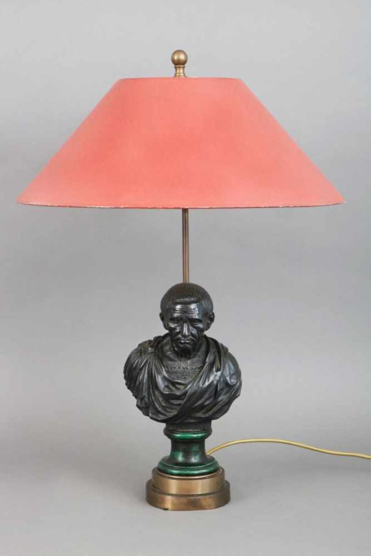 Tischlampe mit Figurenstaffage, ¨Büste des Brutus¨ (römischer Konsul)bronzierter Metallguss,