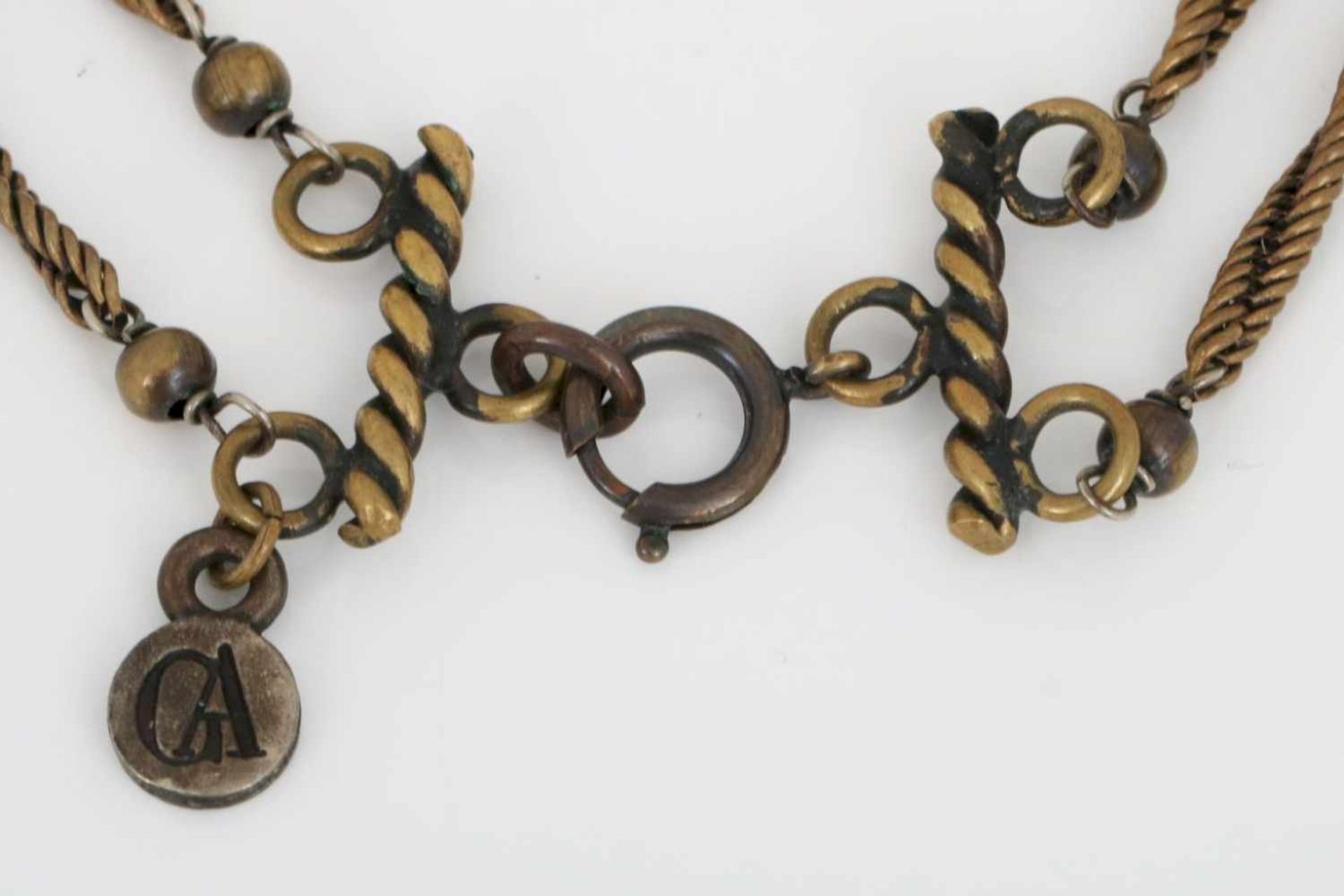 GIORGIO ARMANI HalsketteMetall und Perlmutt-ähnliche, ovale Elemente, 2-reihig, L ca. 47cm, im - Bild 2 aus 2