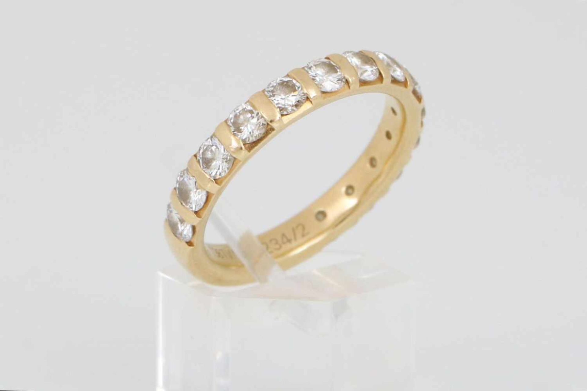 WEMPE Memory Ring750er Gelbgold, mit 14 Diamanten im Brillantschliff, in der Schiene gestempelt 1, - Image 2 of 2