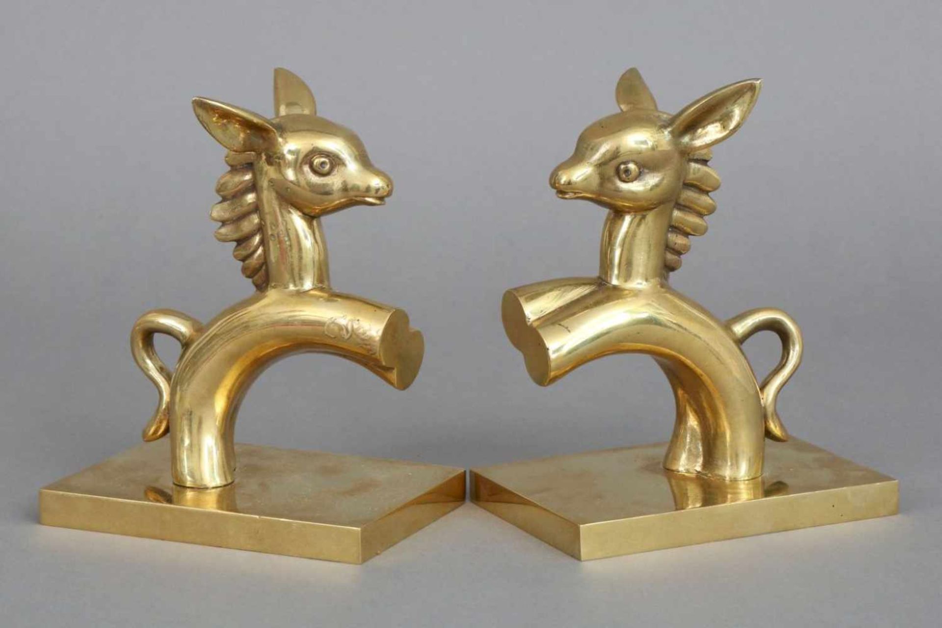 Paar Buchstützen im Stile Walter Bosse¨Esel¨, Bronze, poliert, auf eckiger Plinthe montiert,