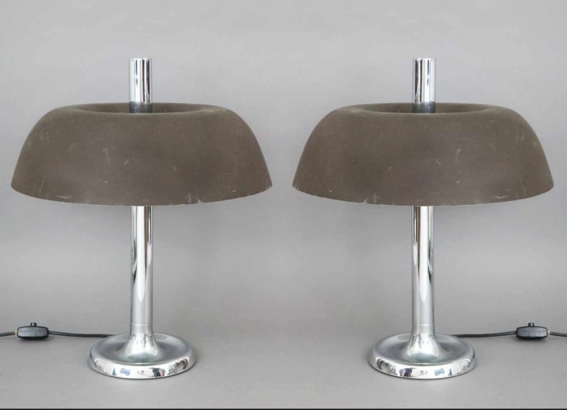 Paar Tischlampen, um 1960/70unbekannter, wohl deutscher Hersteller, verchromtes und matt-braun