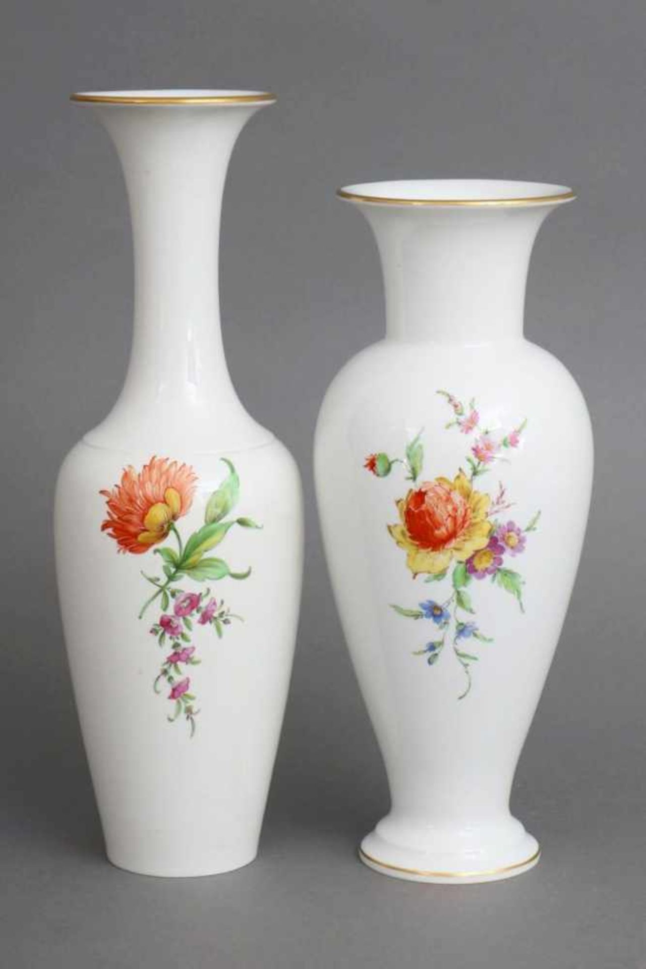 Paar KPM BERLIN Vasen1x Ming-Form, 1x Keulenform, polychrome Floralmalerei, Goldrand, H ca. 25cm