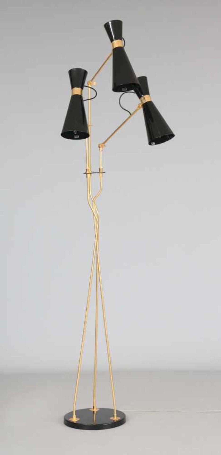 Stehlampe im Mid-Century Stilunbekannter Hersteller des späten 20. Jhdts., 3 schwarz lackierte