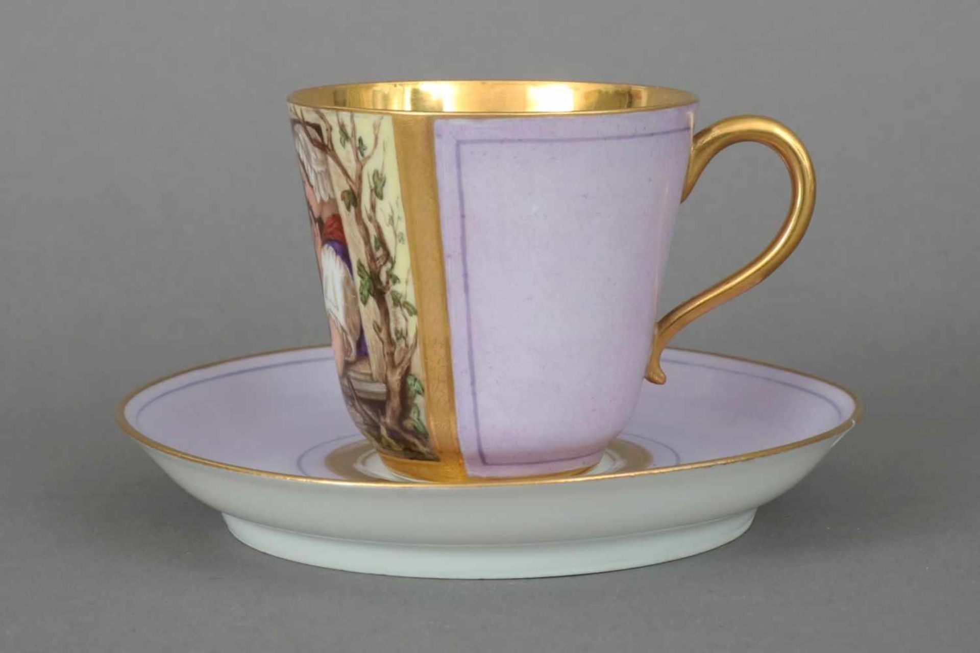 unbekannte Manufaktur (ungemarkt), violetter Fond mit Goldrand, schauseitig eckige Reserve mit - Bild 3 aus 5