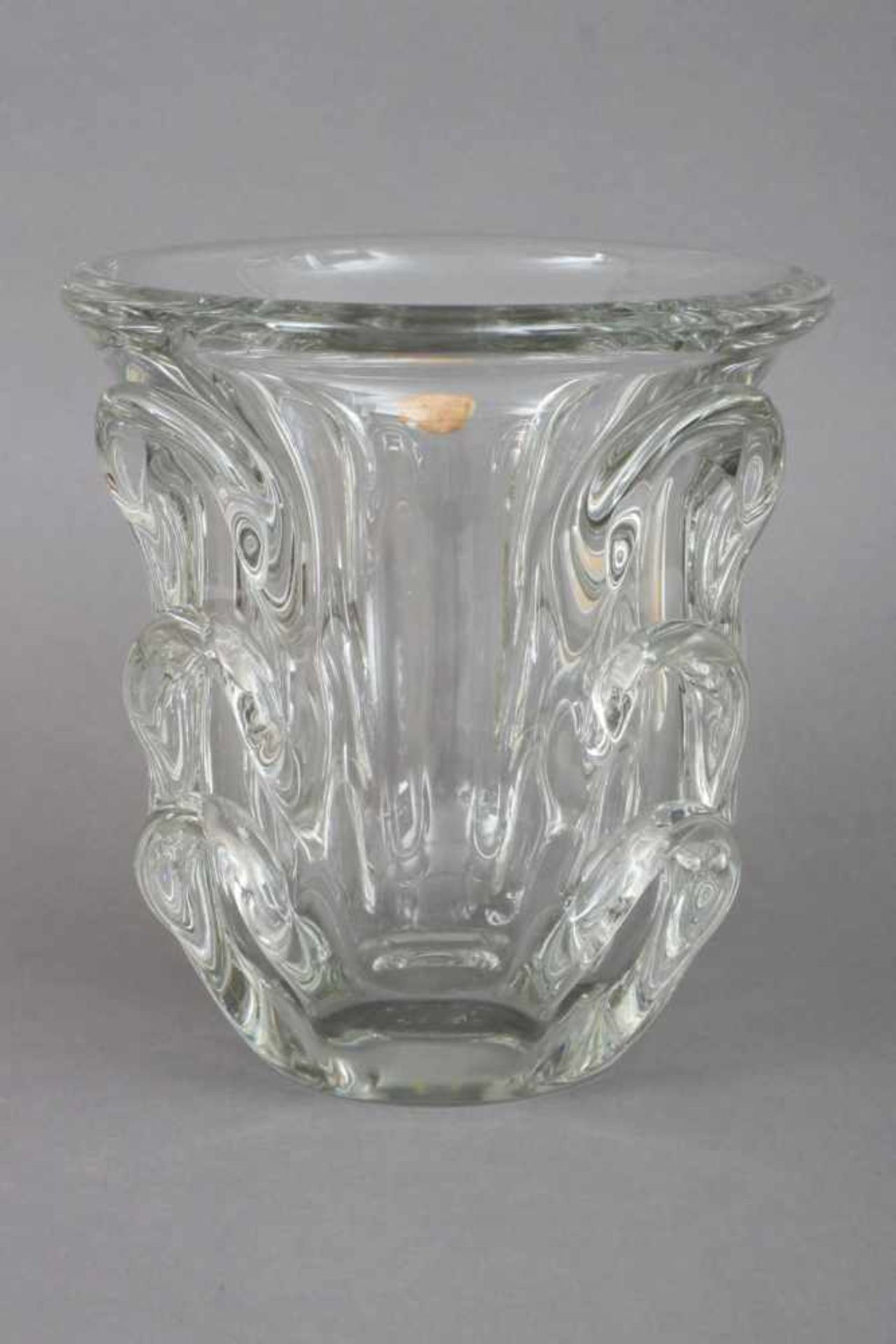VAL ST. LAMBERT Glasvasefarbloses, dickwandiges Glas, Belgien, um 1960, kelchförmiger Korpus,