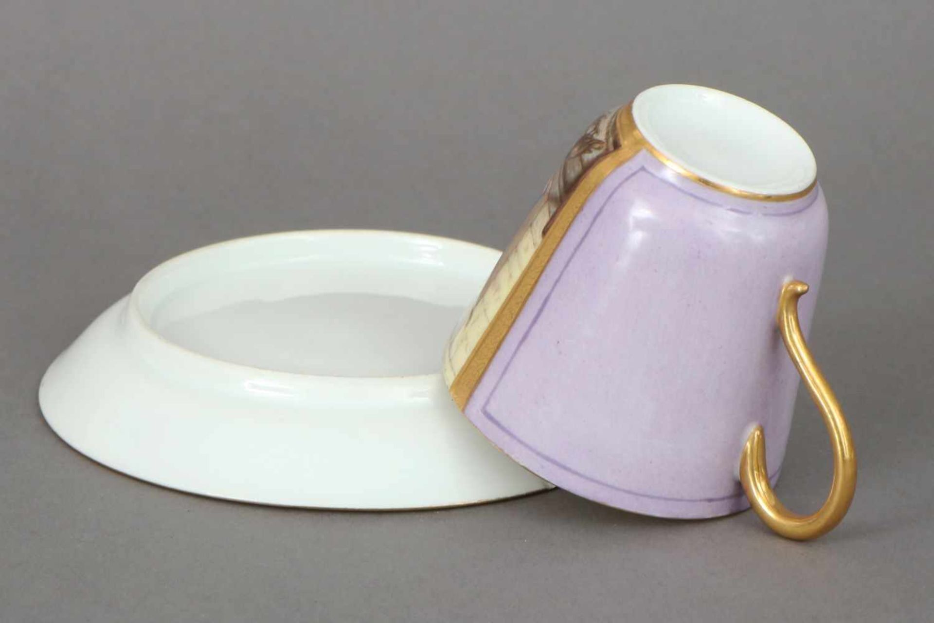 unbekannte Manufaktur (ungemarkt), violetter Fond mit Goldrand, schauseitig eckige Reserve mit - Bild 4 aus 5