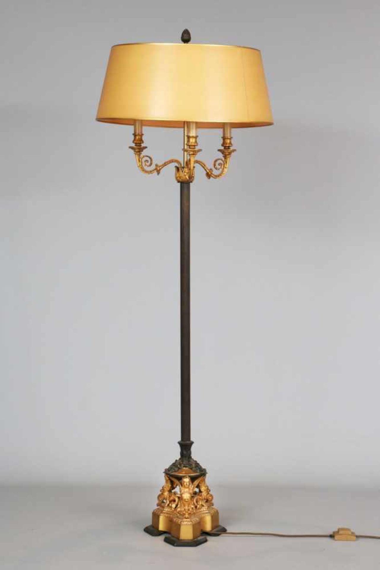 DUNOVY (Paris) Stehlampe im Stile des EmpireBronze-Stand, vergoldet und schwarz patiniert, hoher,
