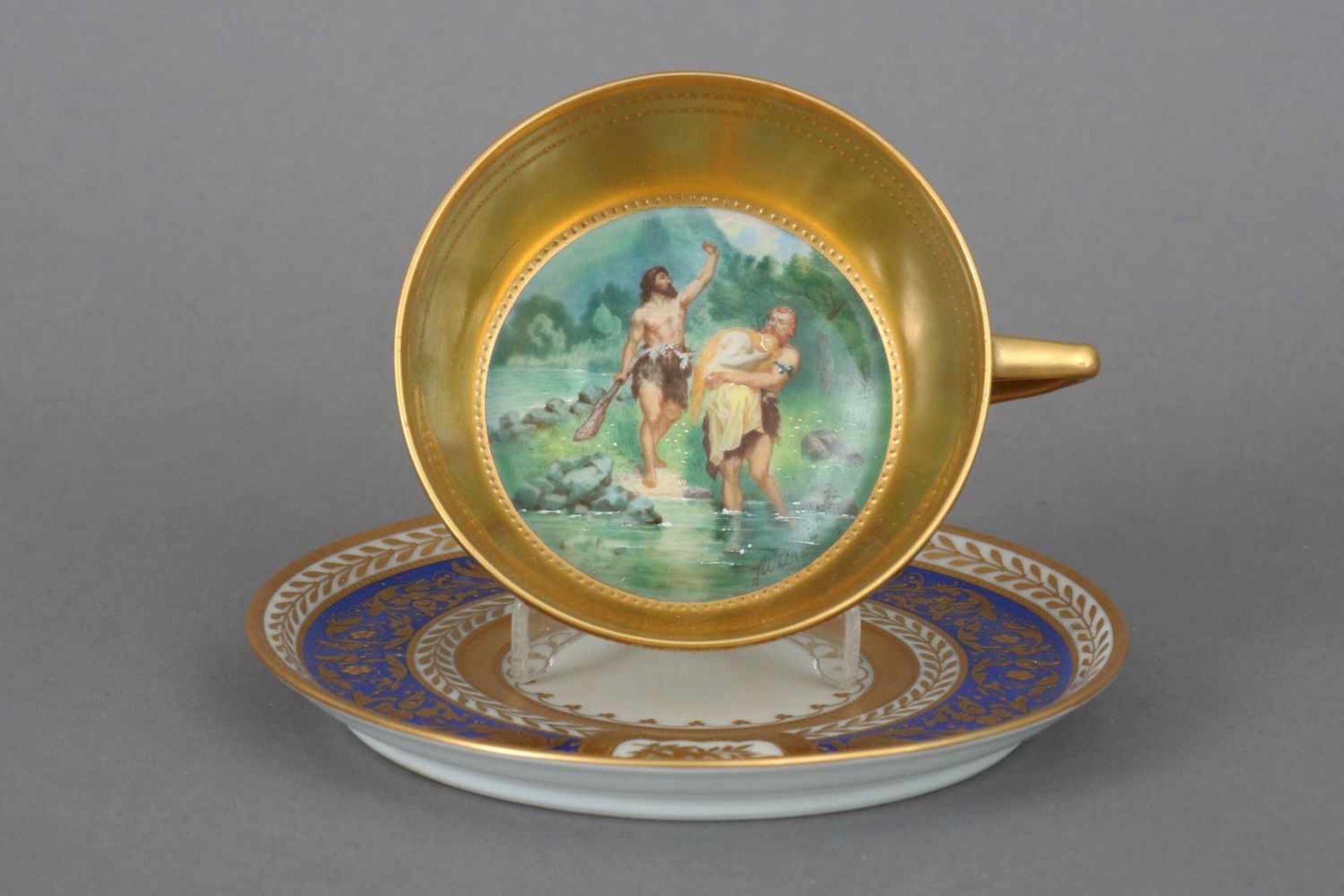 Böhmische Prunktasse mit ¨Rheingold¨-Motivum 1920, Manufaktur Comte Harrach, Karlsbad, sowie