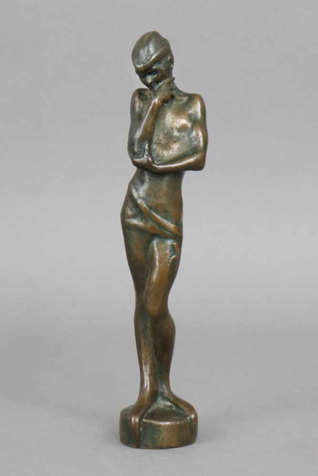 Bronzefigur ¨Pan¨um 1900, stehende Darstellung eines sinnierenden Pans auf Rundstand, unsigniert, - Bild 2 aus 4