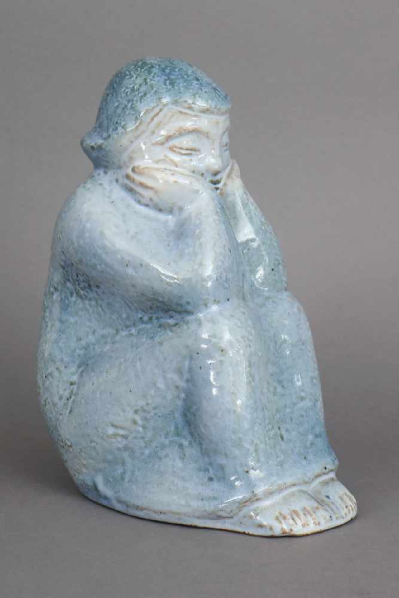 LAURITZ HJORTH (1834-1912) Keramikfigur ¨Sitzende weibliche Figur¨hellblaue Glasur mit brauner