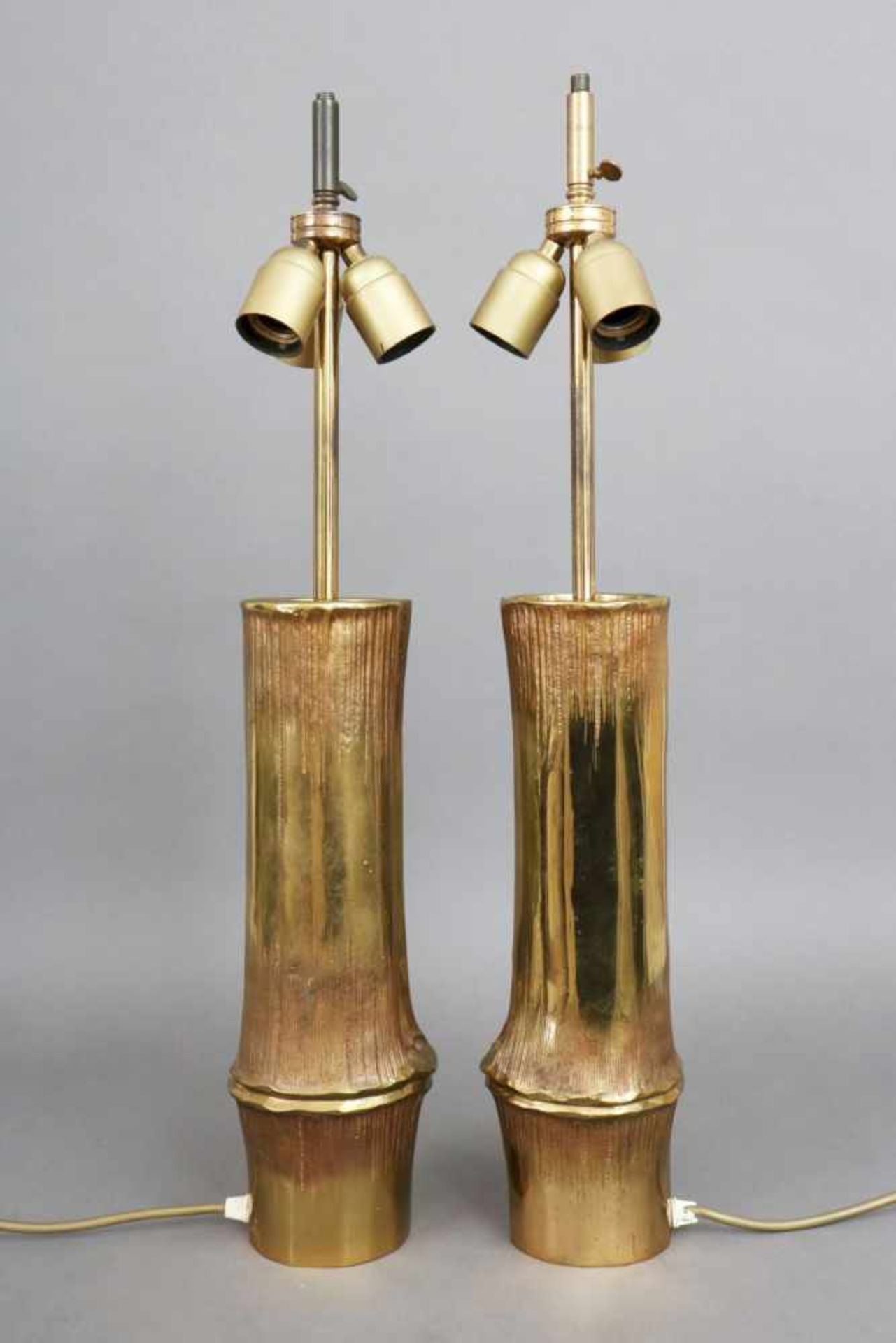 Paar MAISON CHARLES ¨Bambou¨ TischlampenBronze, Fuß in Bambus-Form (zylindrisch, naturalistisch), am