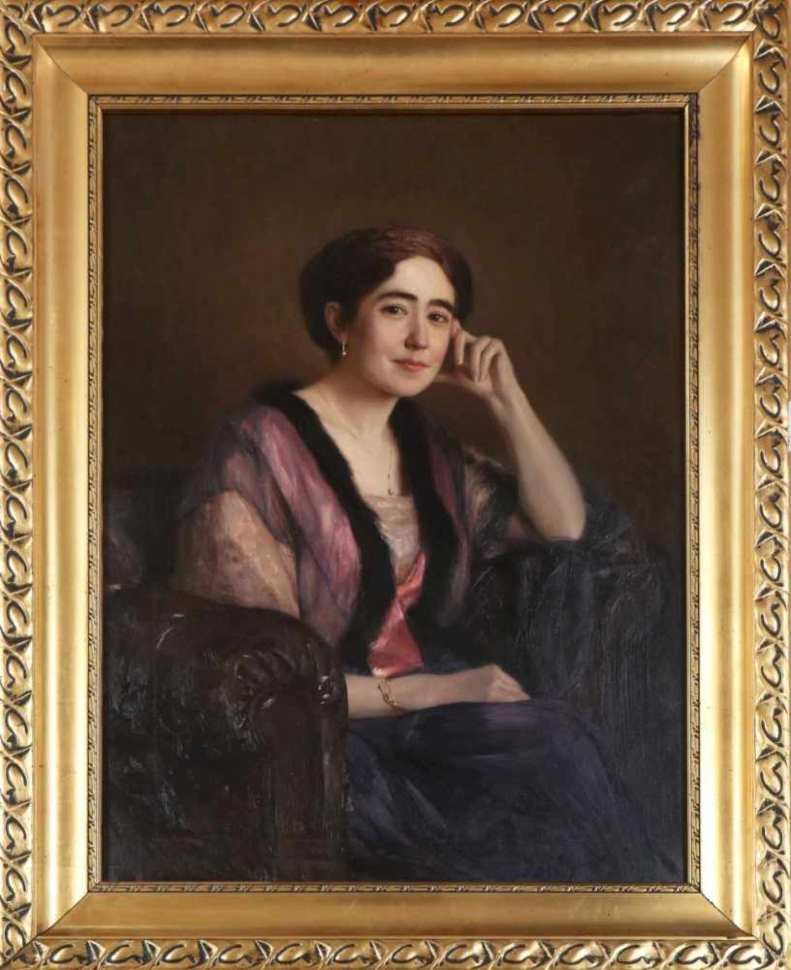 MAX ARENZ (1868 Nürnberg - ?)Öl auf Leinwand, ¨Porträt einer lächelnden Frau in Ledersessel¨,
