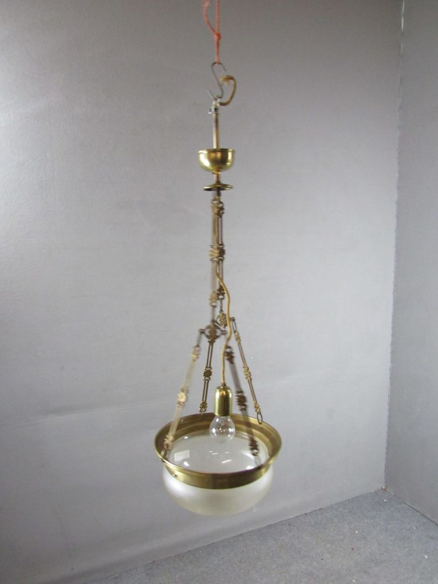Deckenlampe Messingaufnahme satiniertes Glas 29,5cm Durchmesser