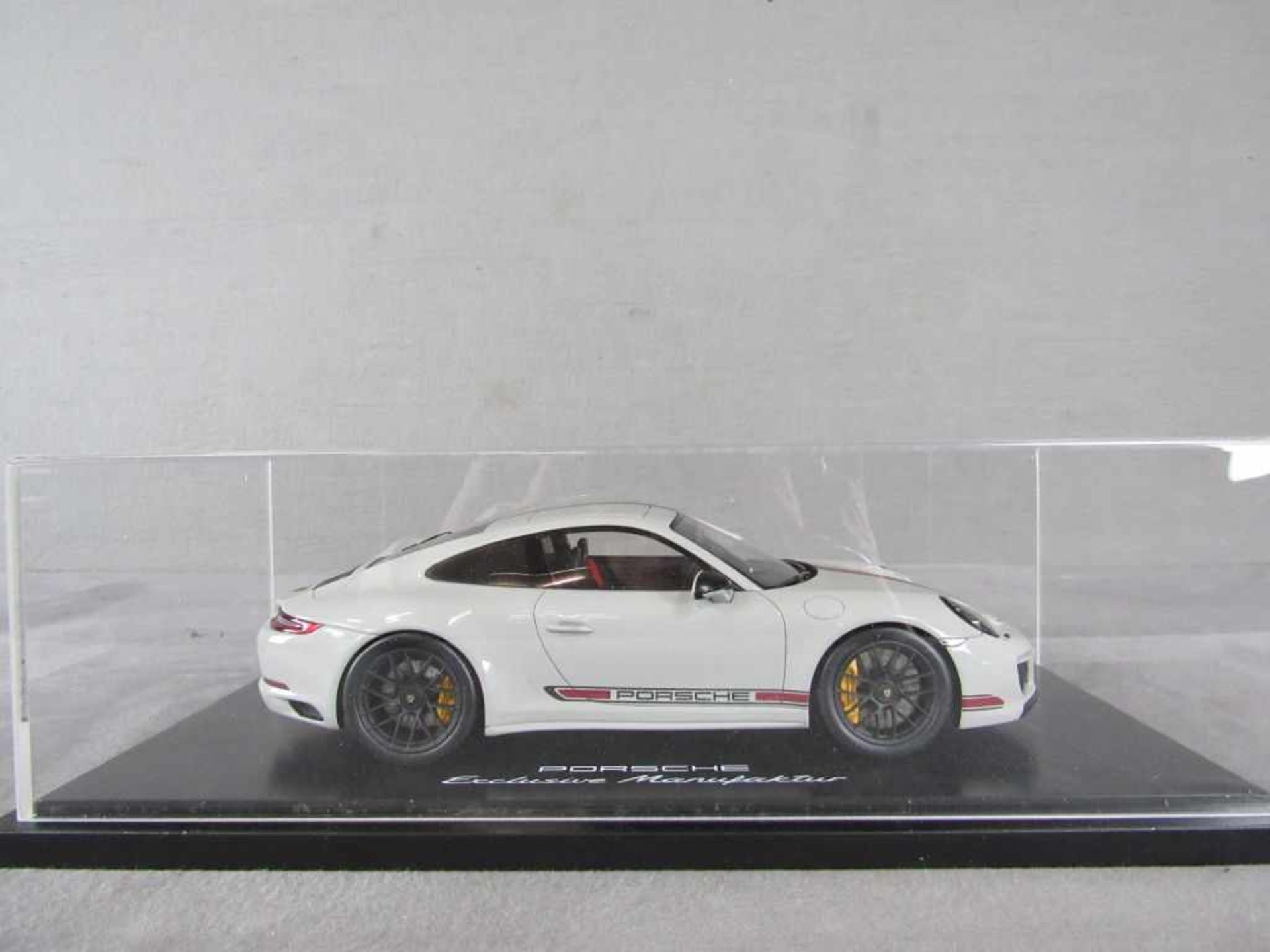 3Modelauto Porsche Original Porsche-Modell im Maßstab 1:18 in original Box unbespieltes