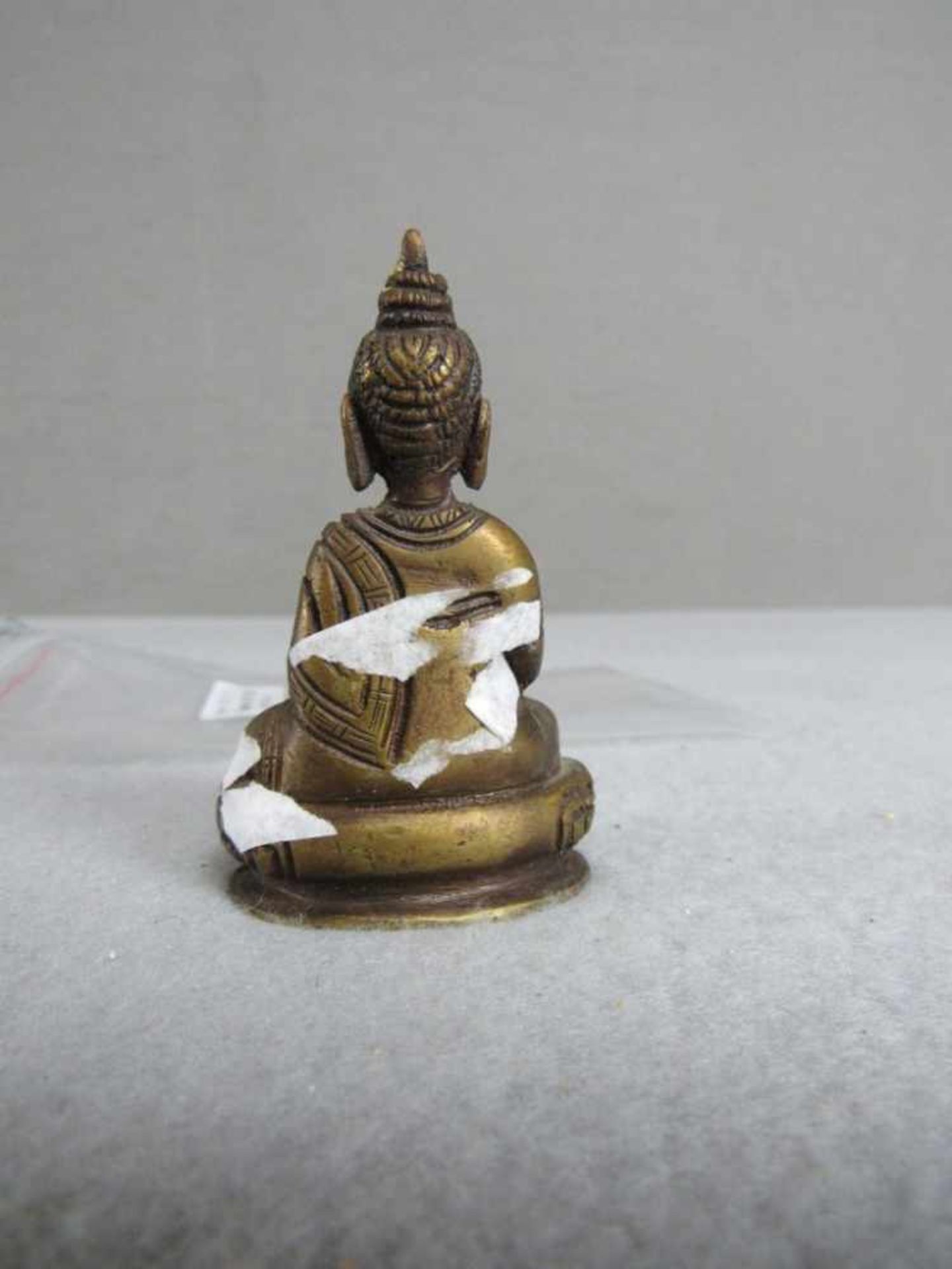 Kleine Bronze Buddhastatue - Bild 2 aus 3
