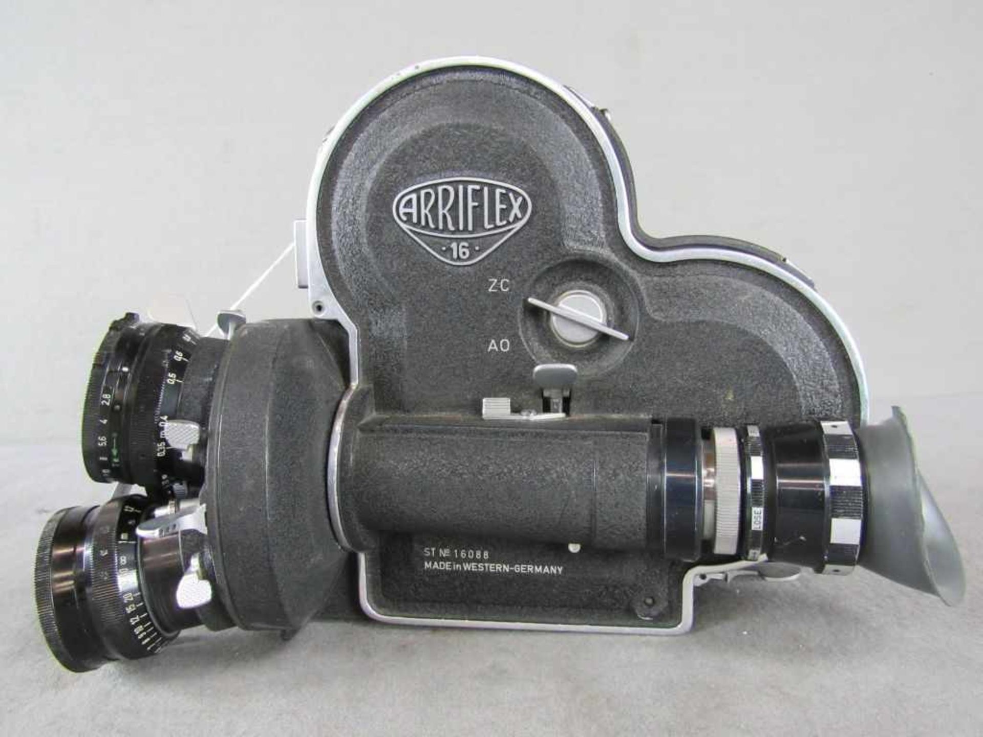 Hochwertige 16cm Filmkamera Arriflex Model 16 3 Linsig Made in Westgermany Hersteller Arnold und