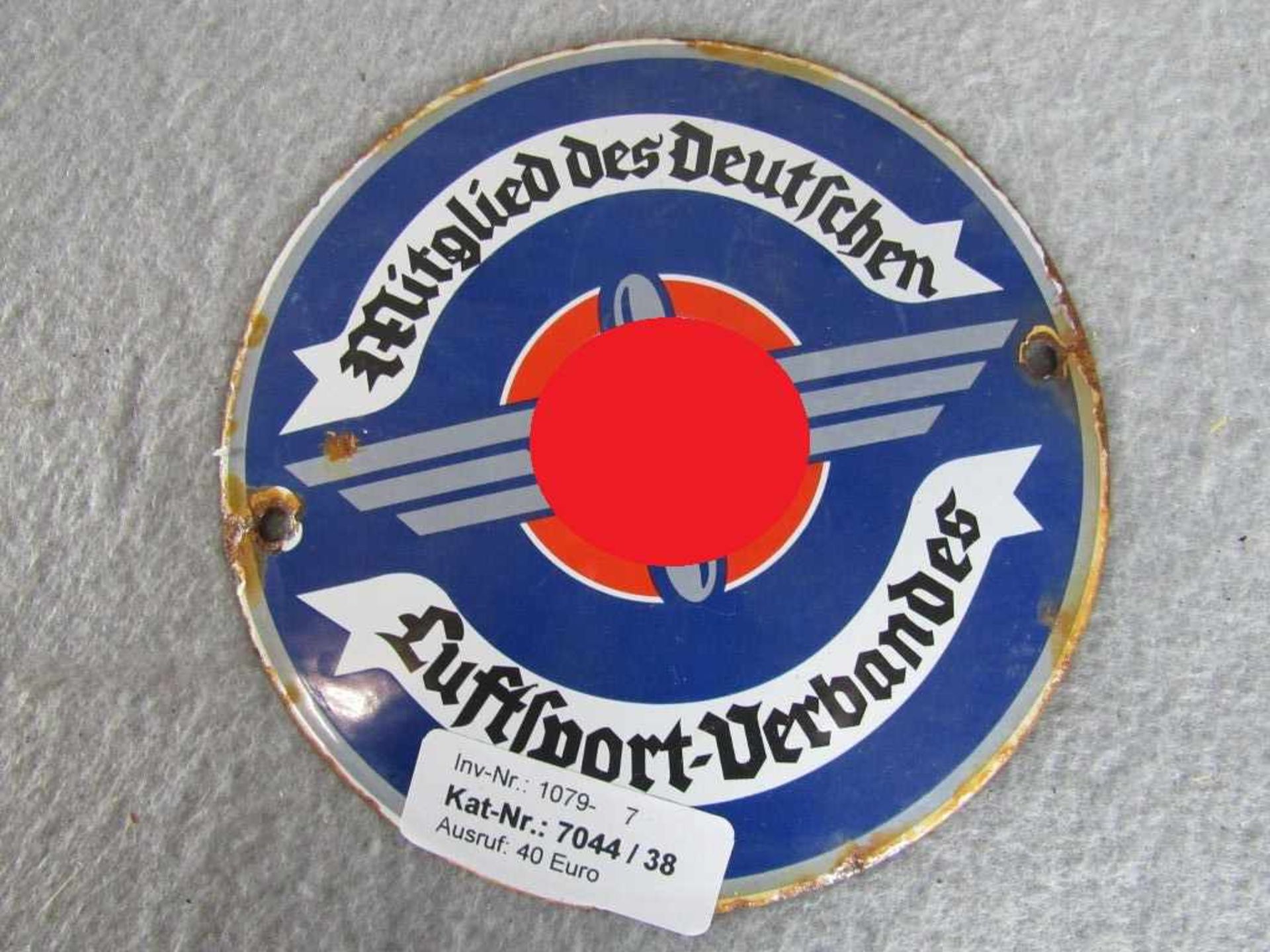 Emaillieschild Mitglied des Deutschen Luftsportverbandes Korrosionsspuren Abplatzungen Durchmesser