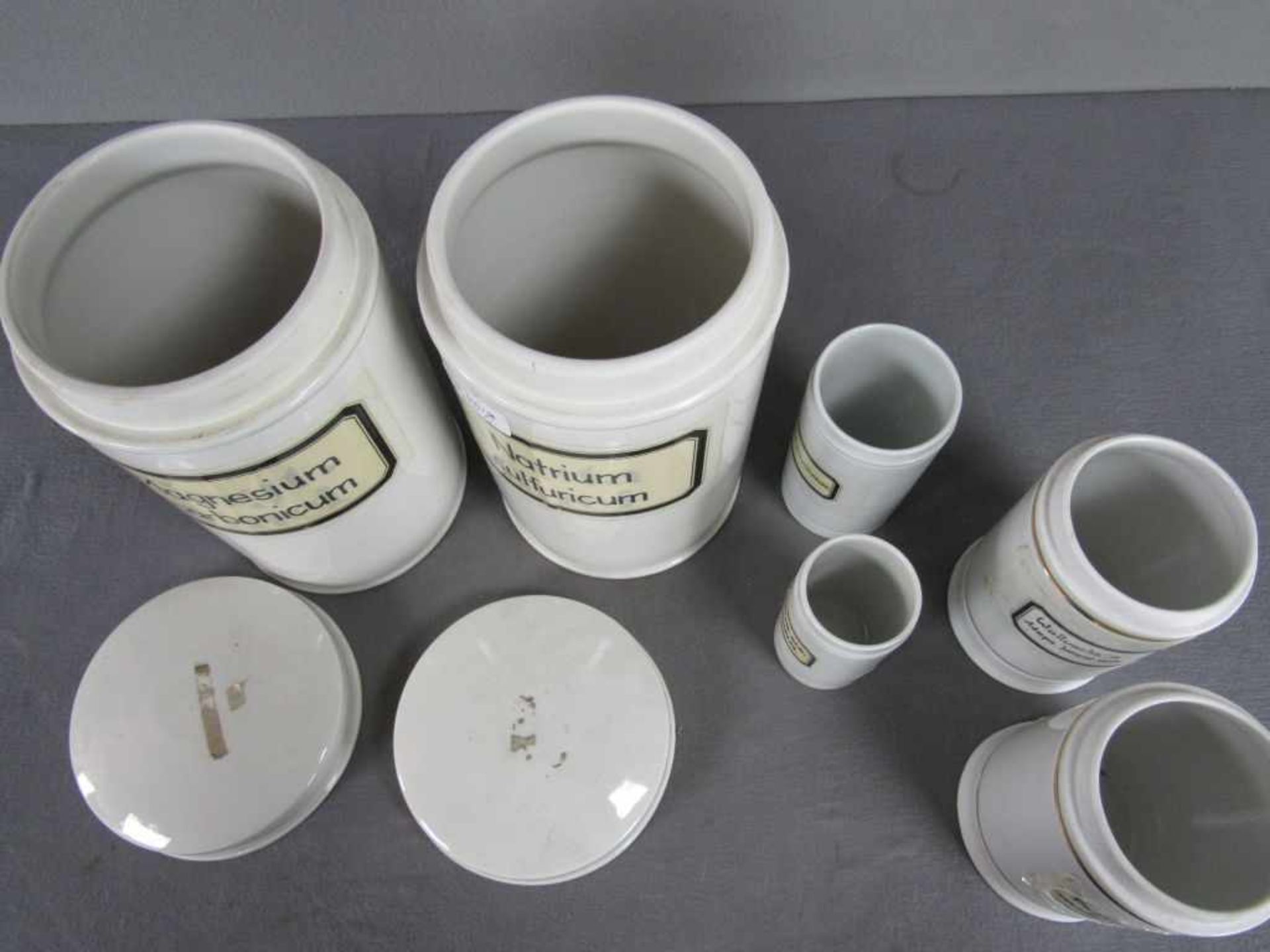 6 antike Porzellan Apothekergefäße von 13cm-30cm - Bild 2 aus 2
