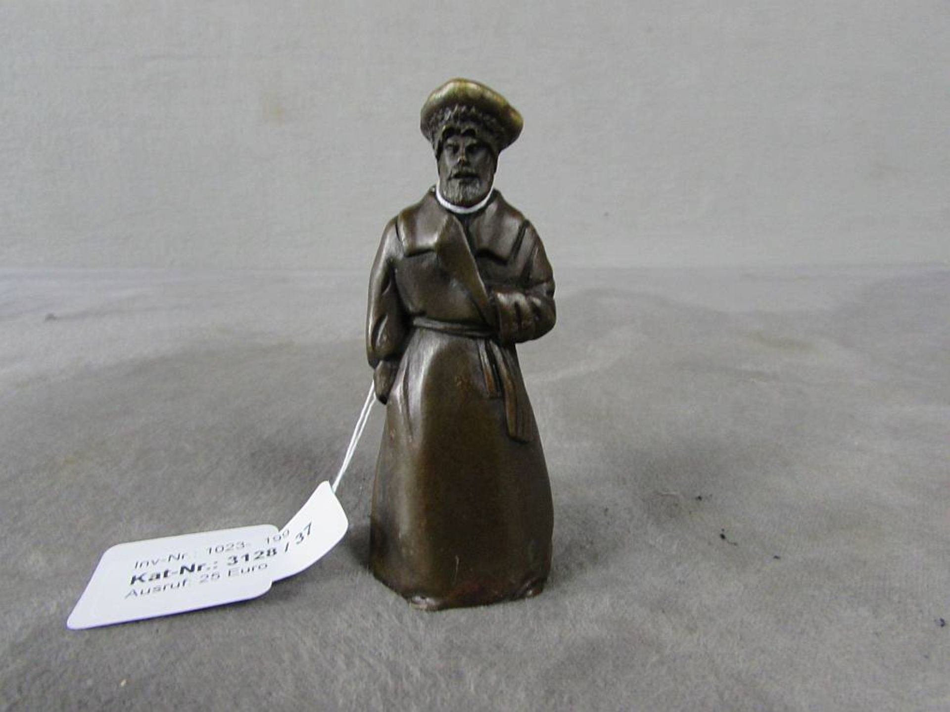 Bronzestatue, Miniatur, Tischglocke, hier Russe, Höhe: 9,5cm