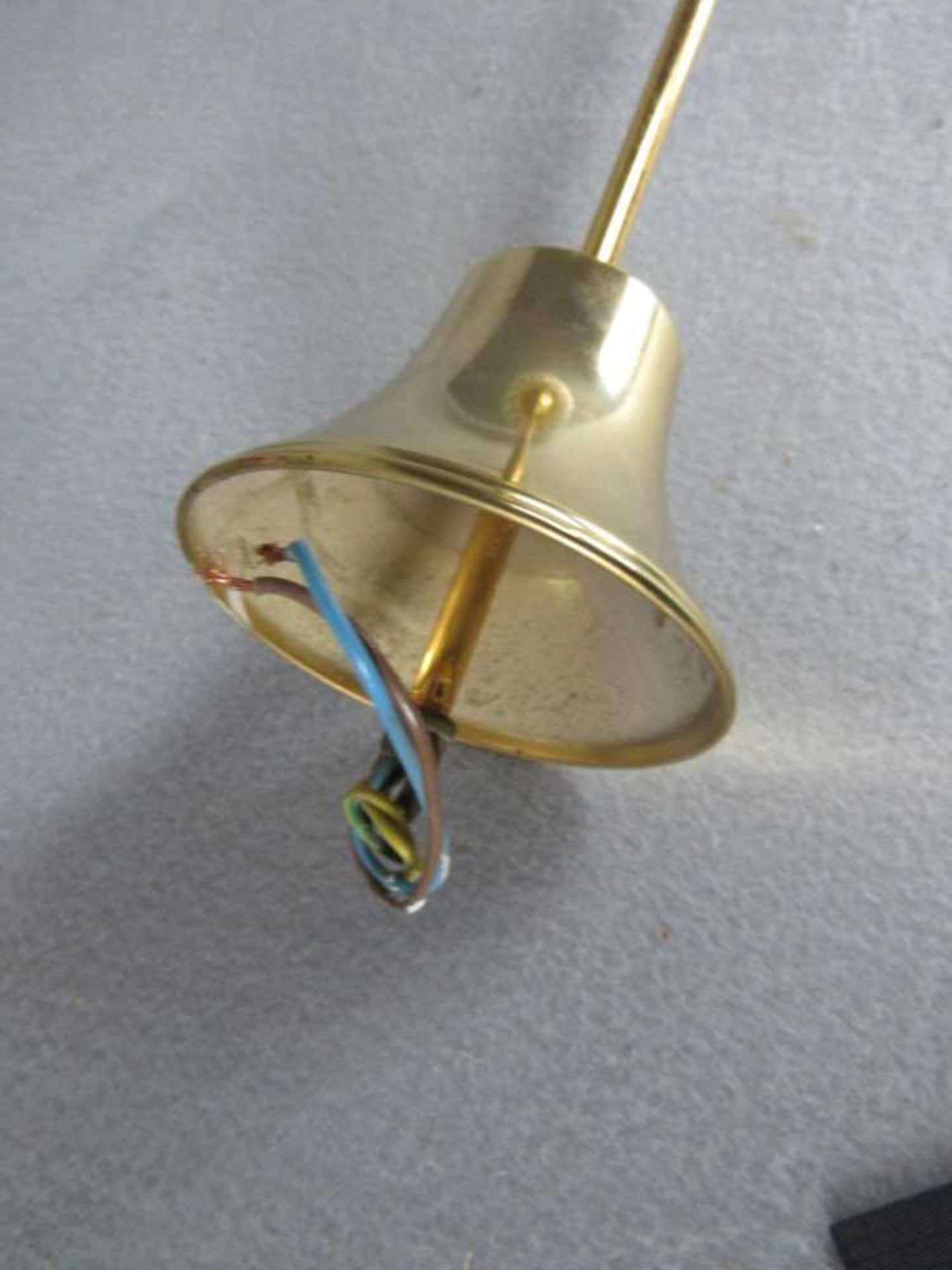 Deckenlampe gedrehte Kugel in Messingaufnahme Gesamthöhe:93cm - Bild 2 aus 3
