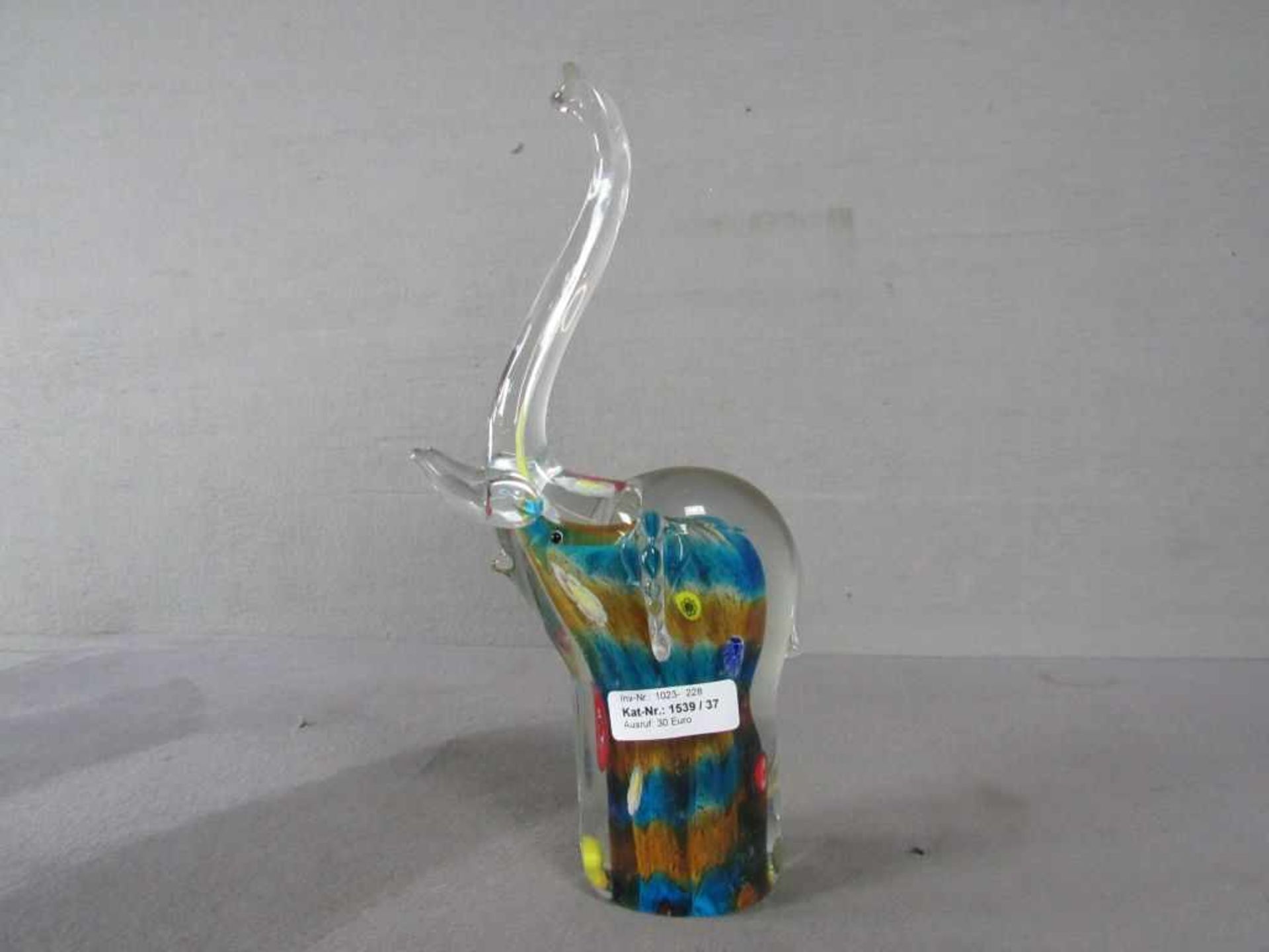 Glasskulptur wohl Murano, farbenfroh hier Elefant millefiori, H:33cm