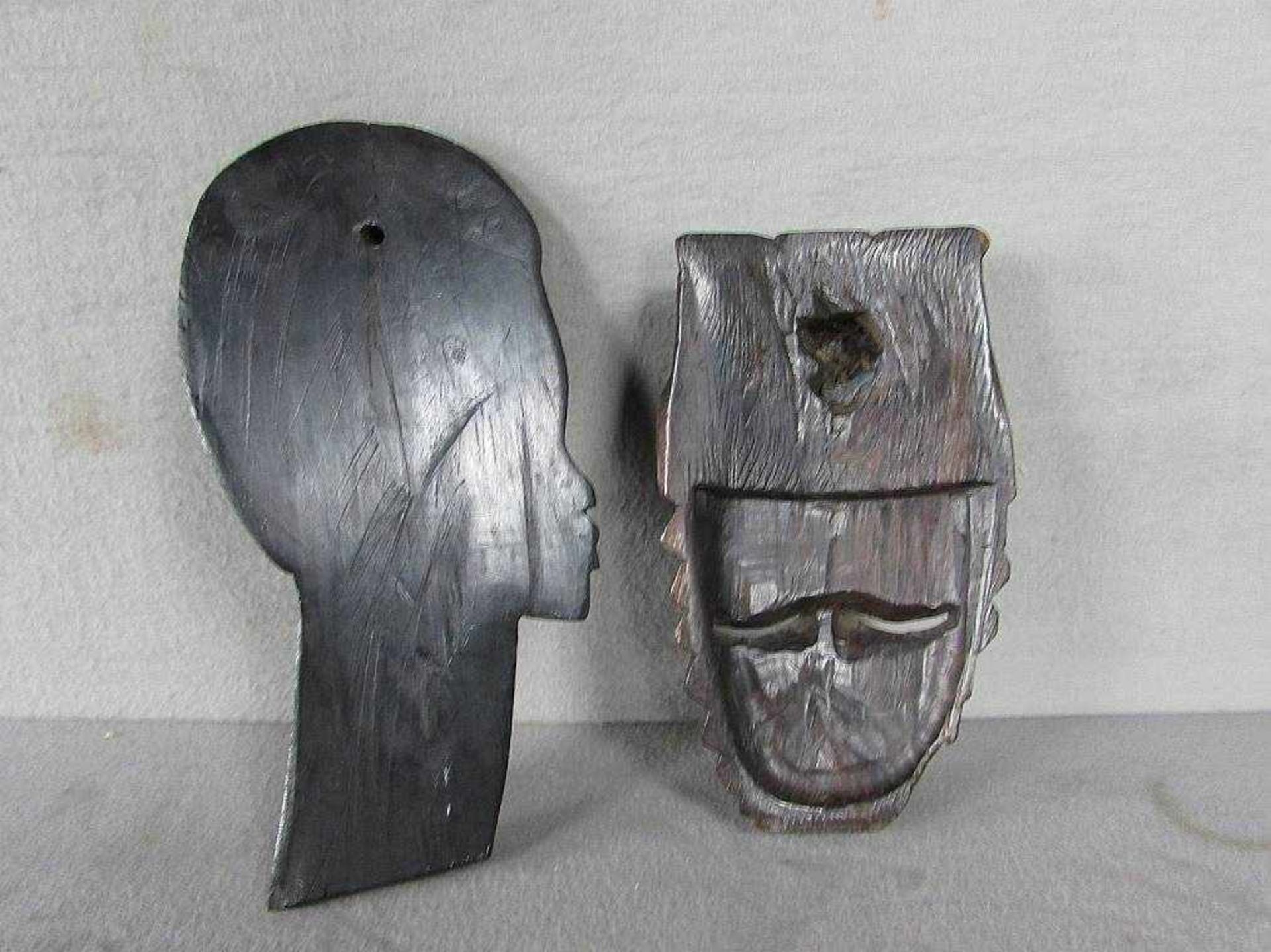 2 Wandmasken afrikanisch Ebenholz 29cm und 24cm hoch - Bild 2 aus 2